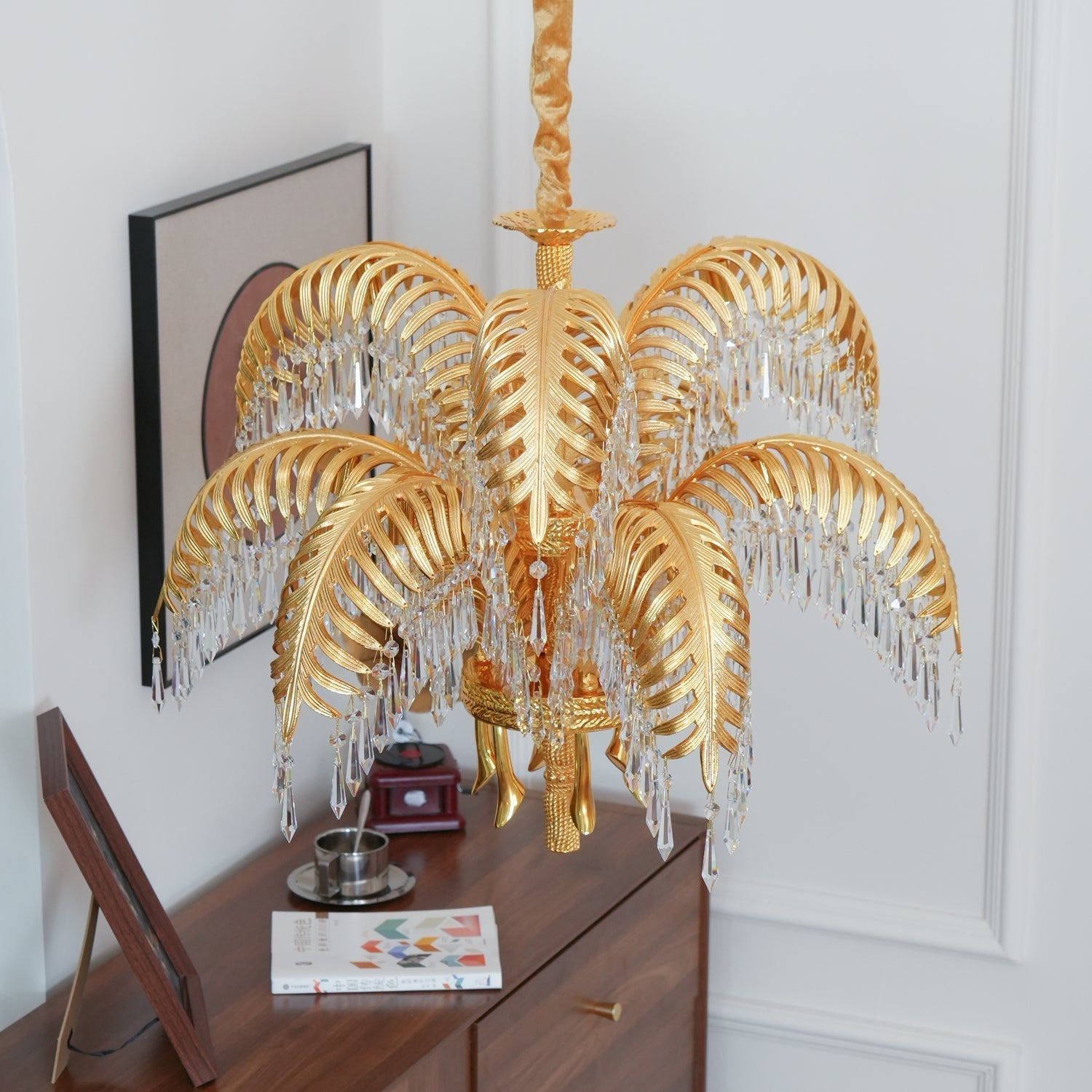 Kilwen Regal Brass Crystal Chandelier-Neutral Decor