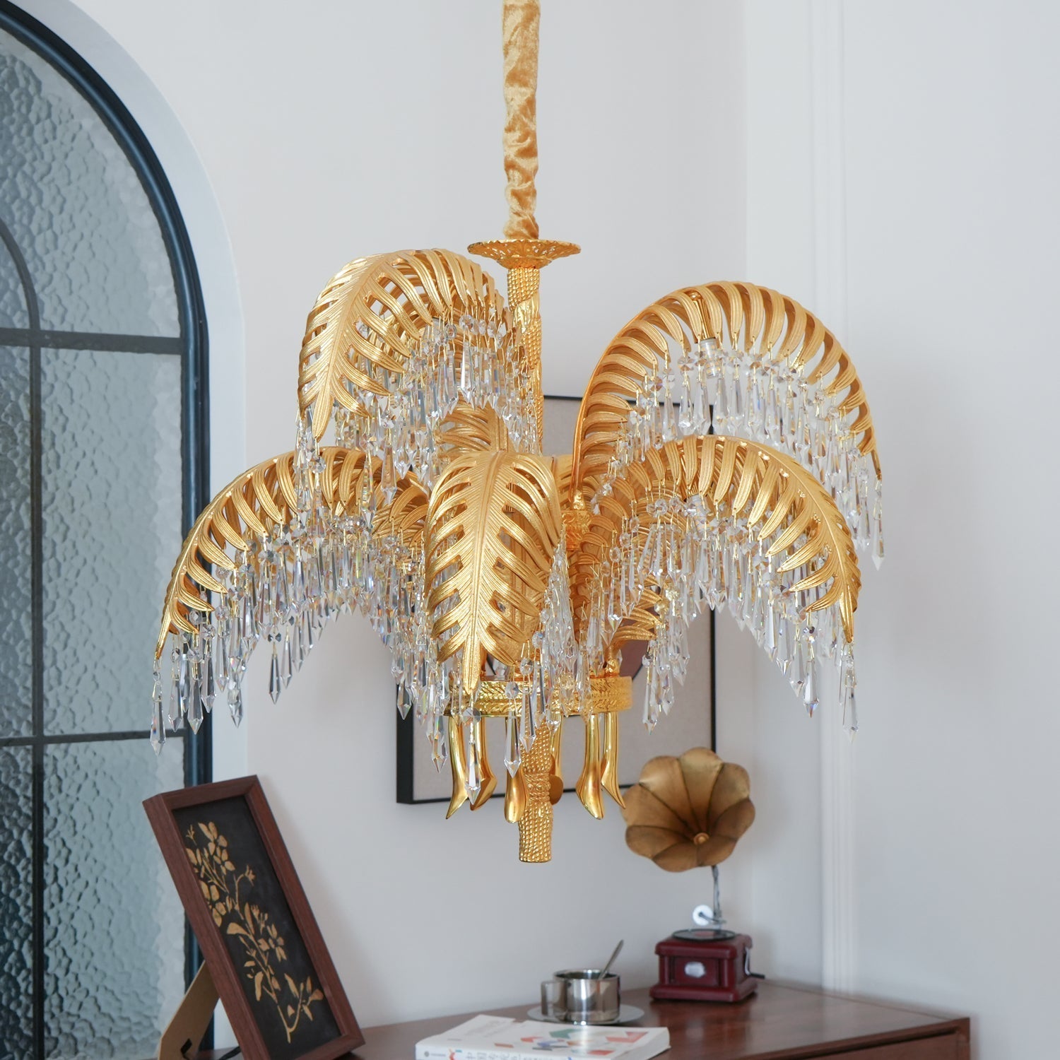 Kilwen Regal Brass Crystal Chandelier-Neutral Decor