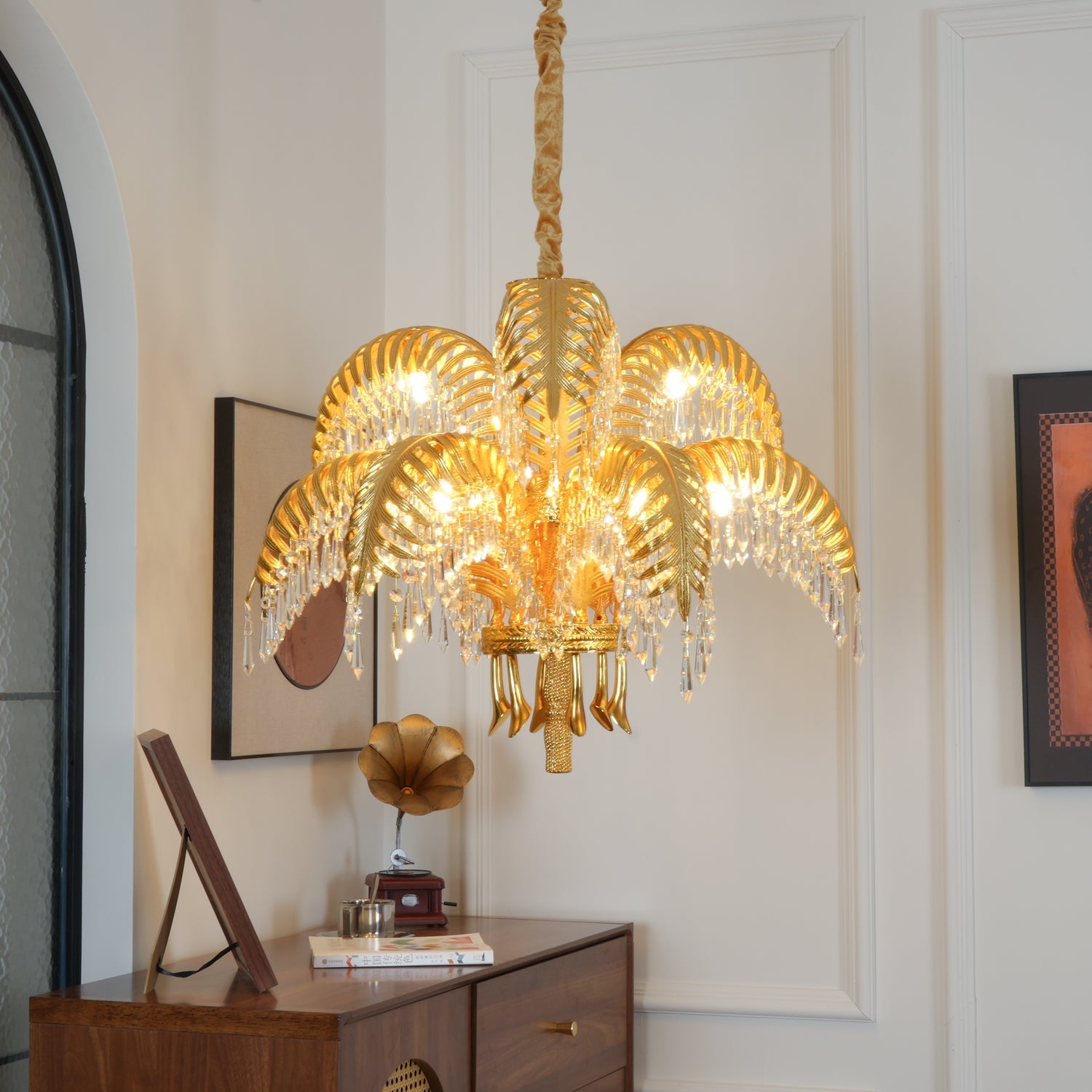 Kilwen Regal Brass Crystal Chandelier-Neutral Decor