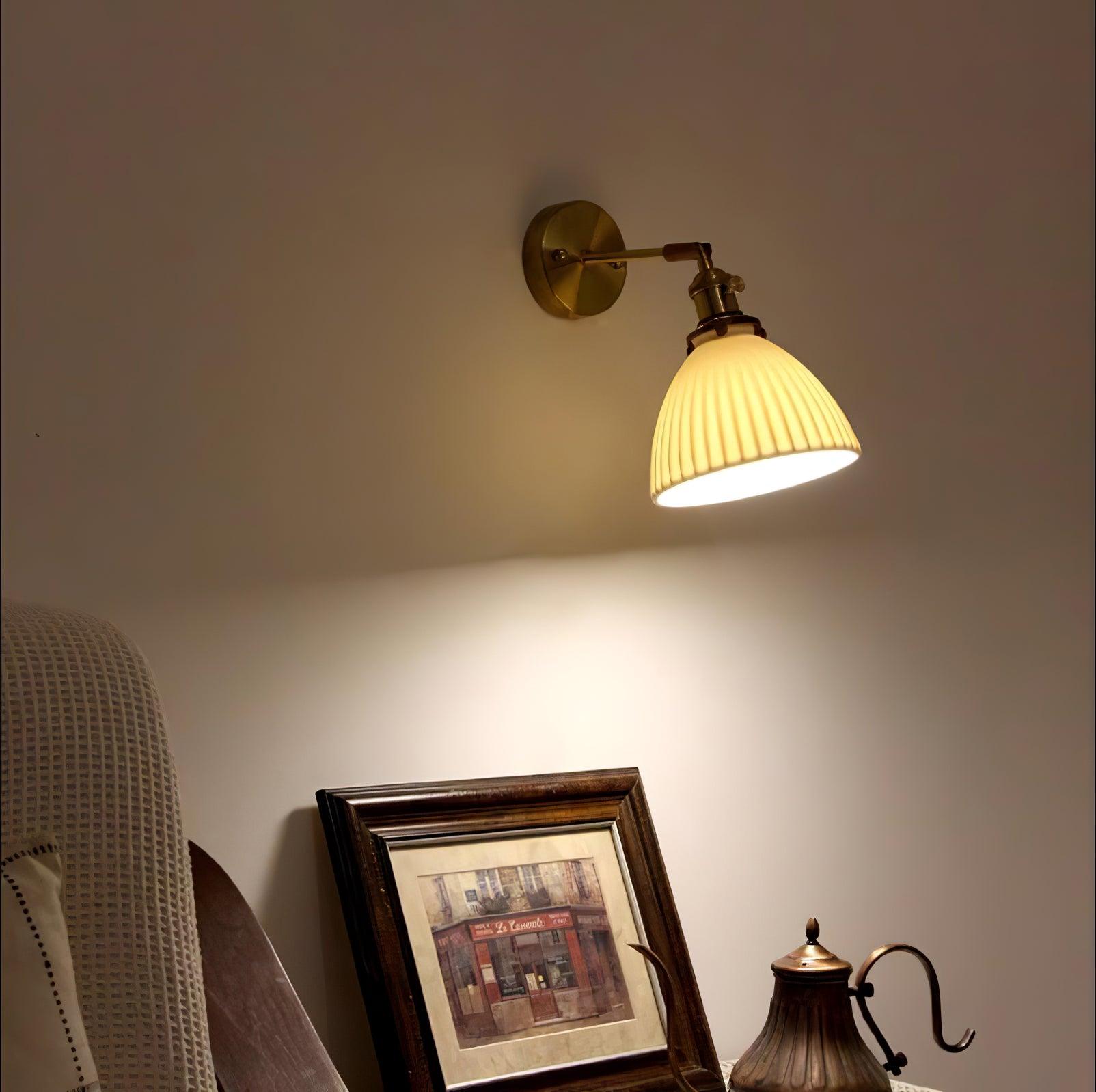 Lustra Wall Lamp Pleated Ceramic Brass-Neutral Decor