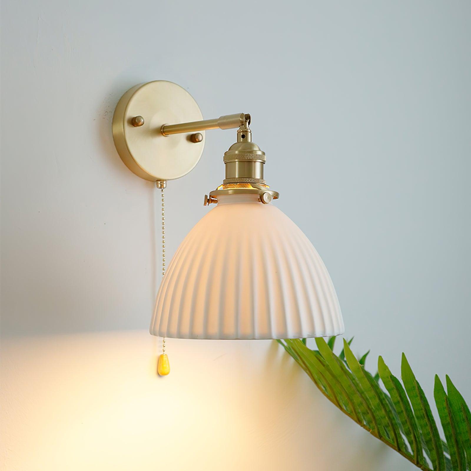 Lustra Wall Lamp Pleated Ceramic Brass-Neutral Decor
