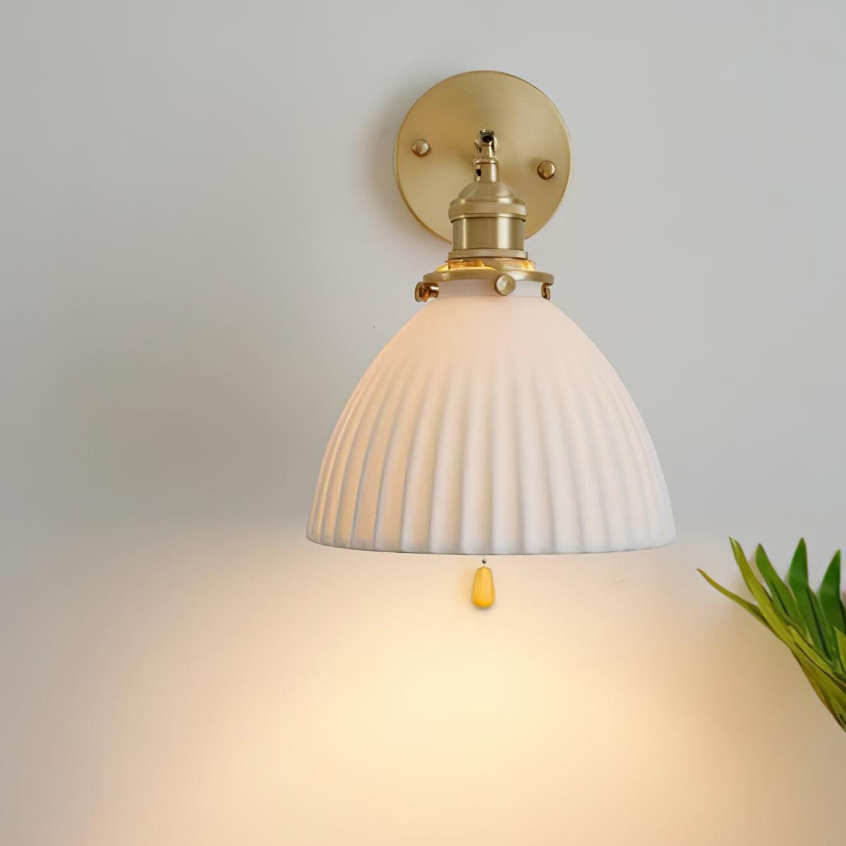 Lustra Wall Lamp Pleated Ceramic Brass-Neutral Decor