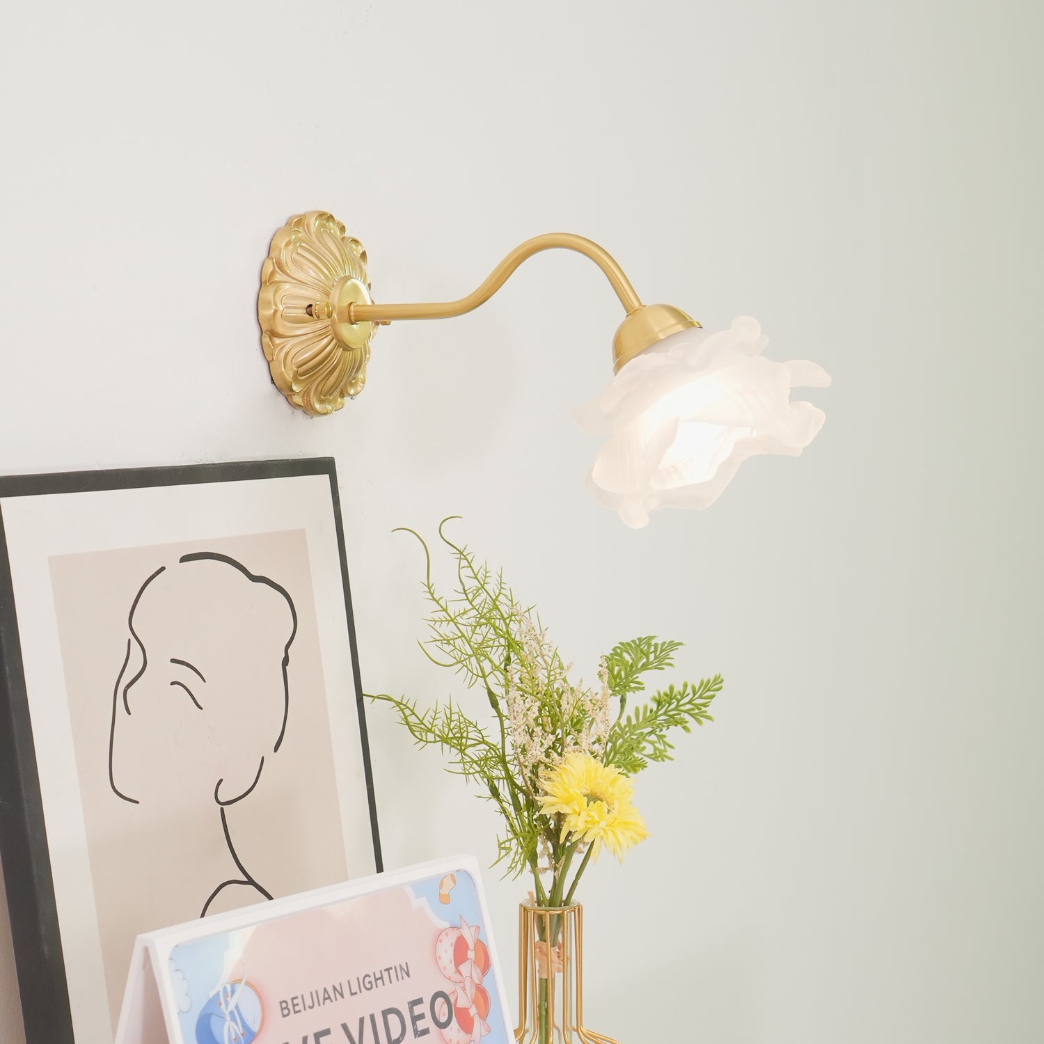 Palo Brass Floral Luxury Wall Lamp-Neutral Decor