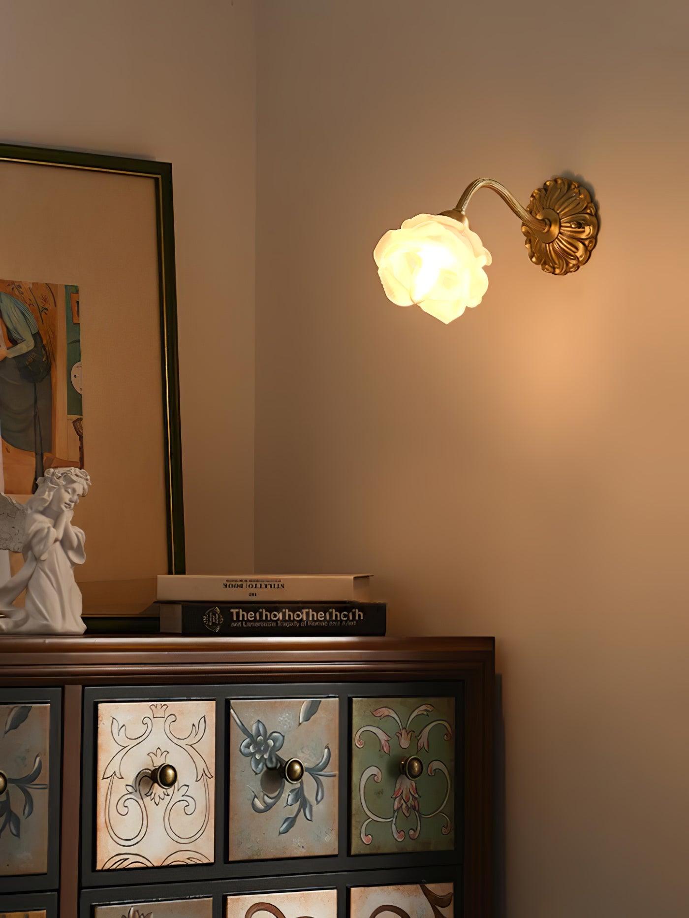 Palo Brass Floral Luxury Wall Lamp-Neutral Decor