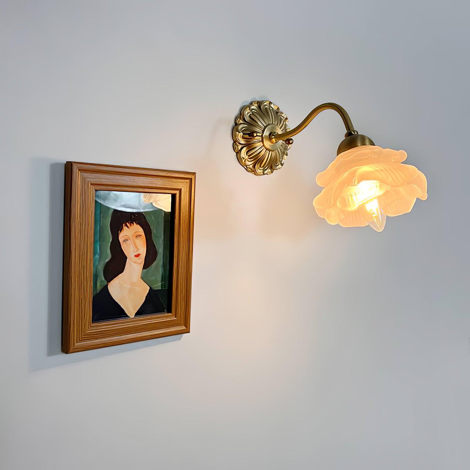 Palo Brass Floral Luxury Wall Lamp-Neutral Decor