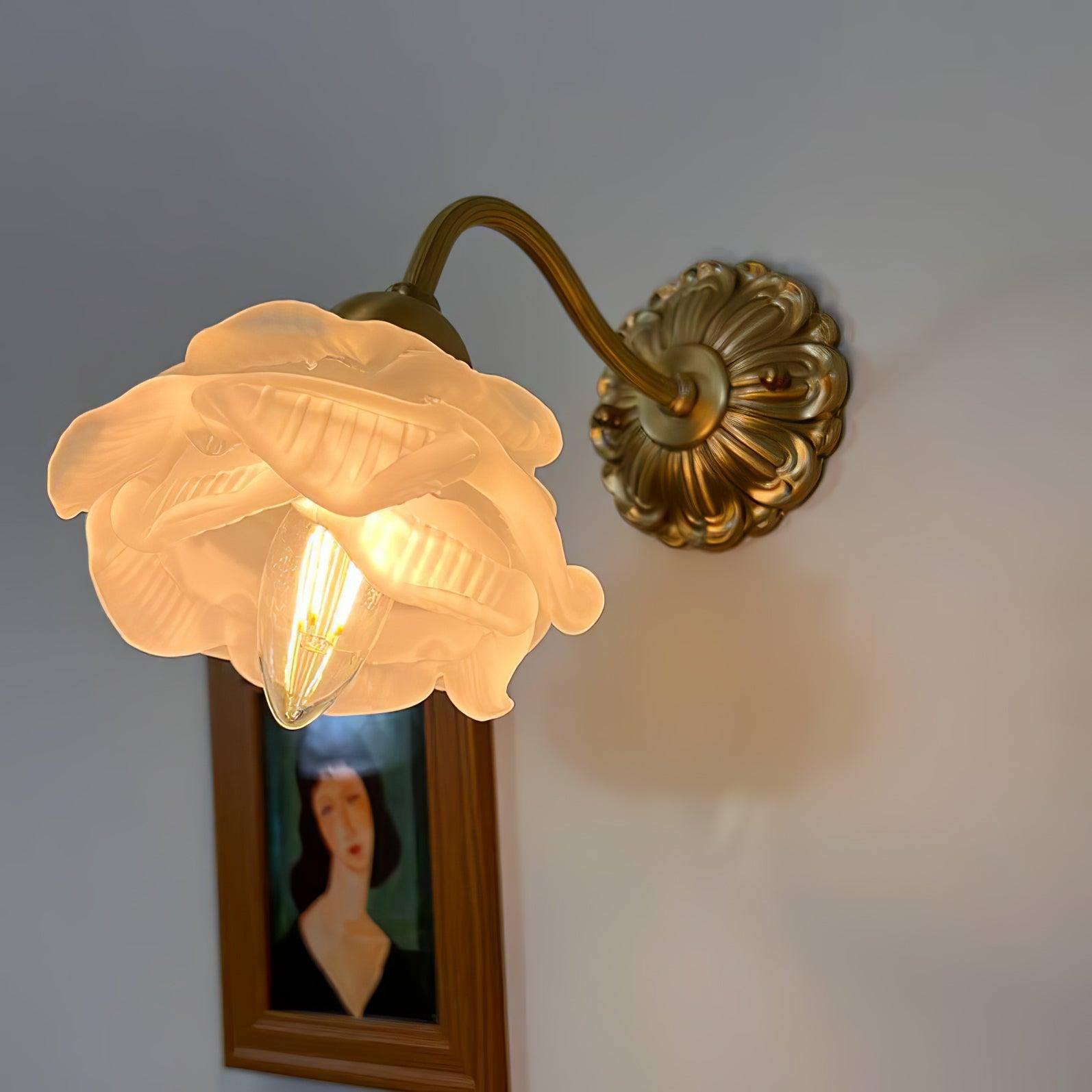 Palo Brass Floral Luxury Wall Lamp-Neutral Decor