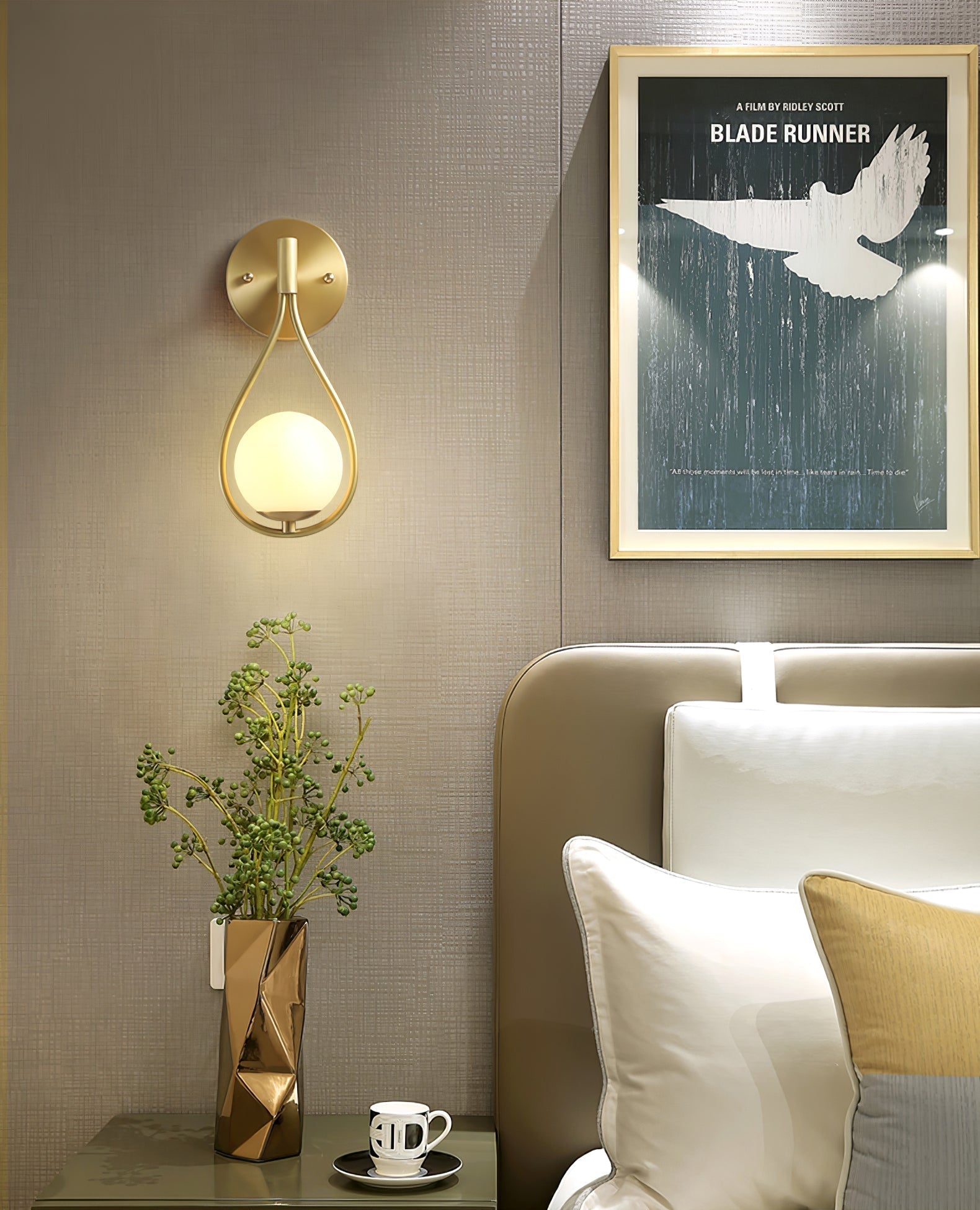 Rominex Modern Minimalist Vanity Brass Glass Wall Lamp-Neutral Decor