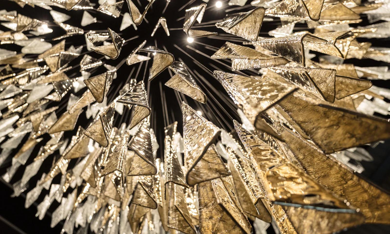 Nyvinia Glass Feather-Shape Chandelier-Neutral Decor