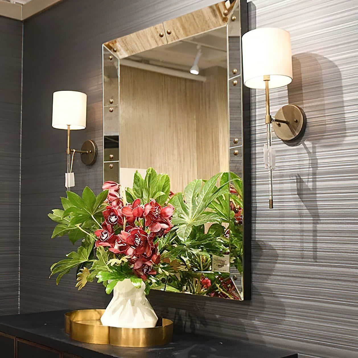Elian Wall Lamp
