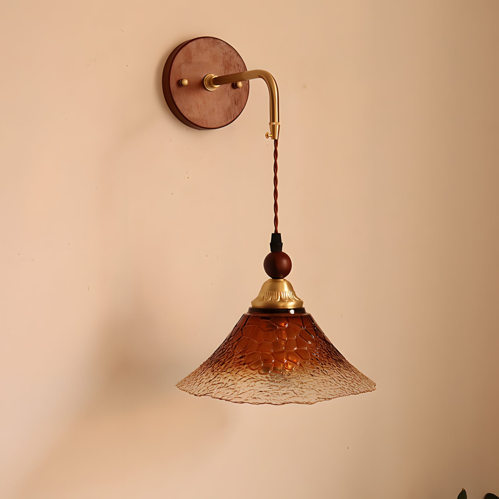 Fawn Wall Lamp
