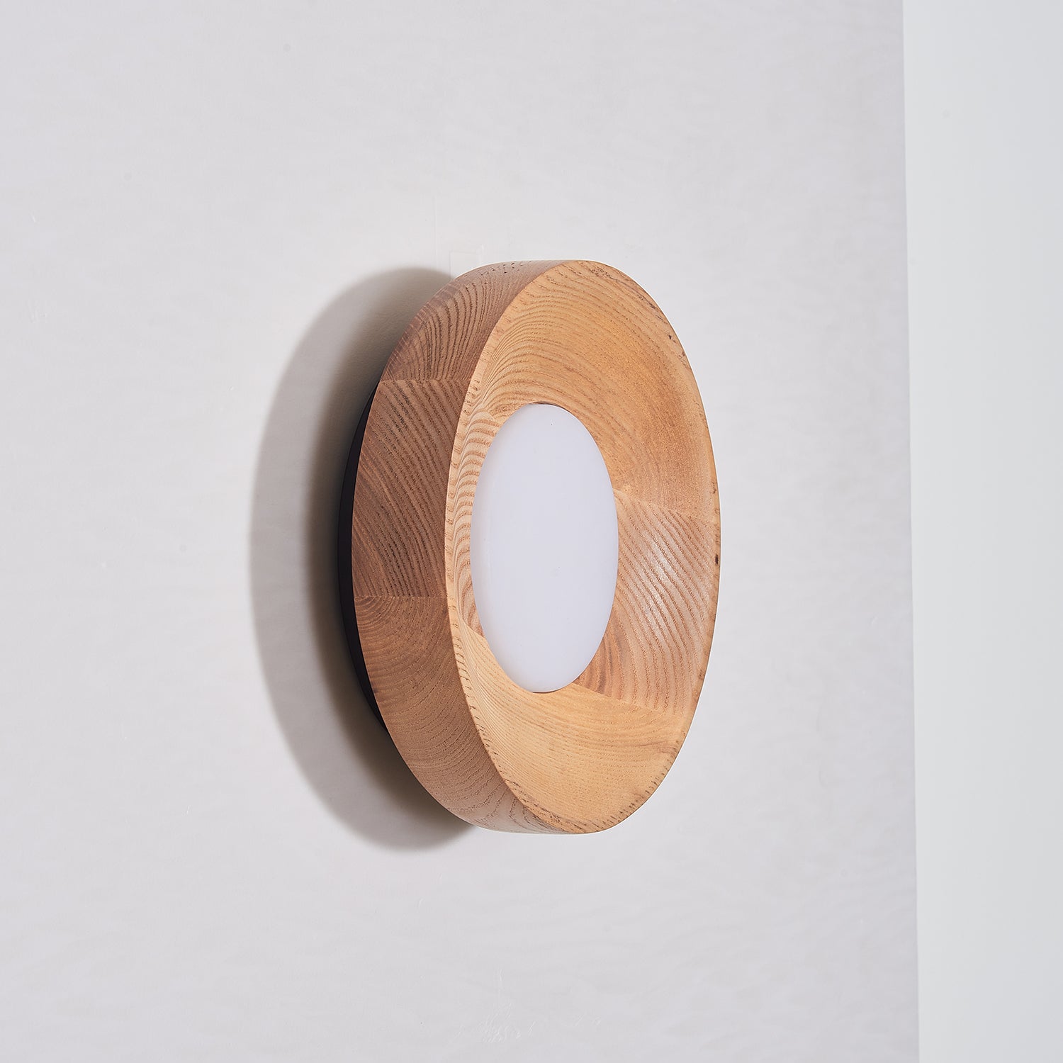 Lustra Wall Lamp Walnut Wood Acrylic-Neutral Decor