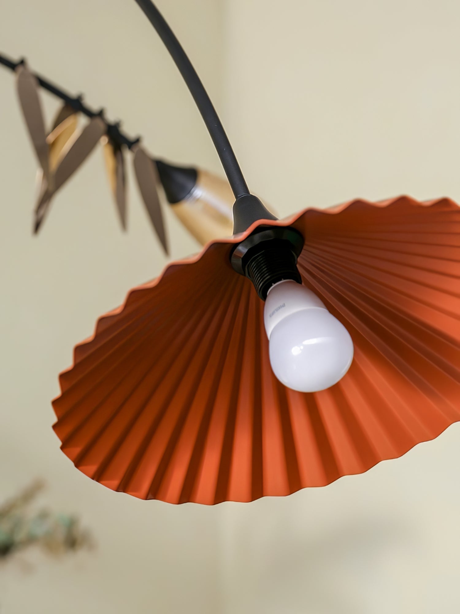 FloraCurv Glass Artisan Pendant Light-Neutral Decor