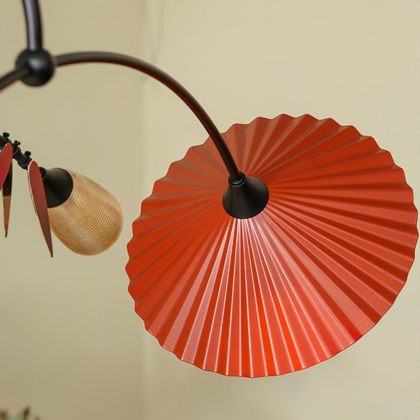 FloraCurv Glass Artisan Pendant Light-Neutral Decor