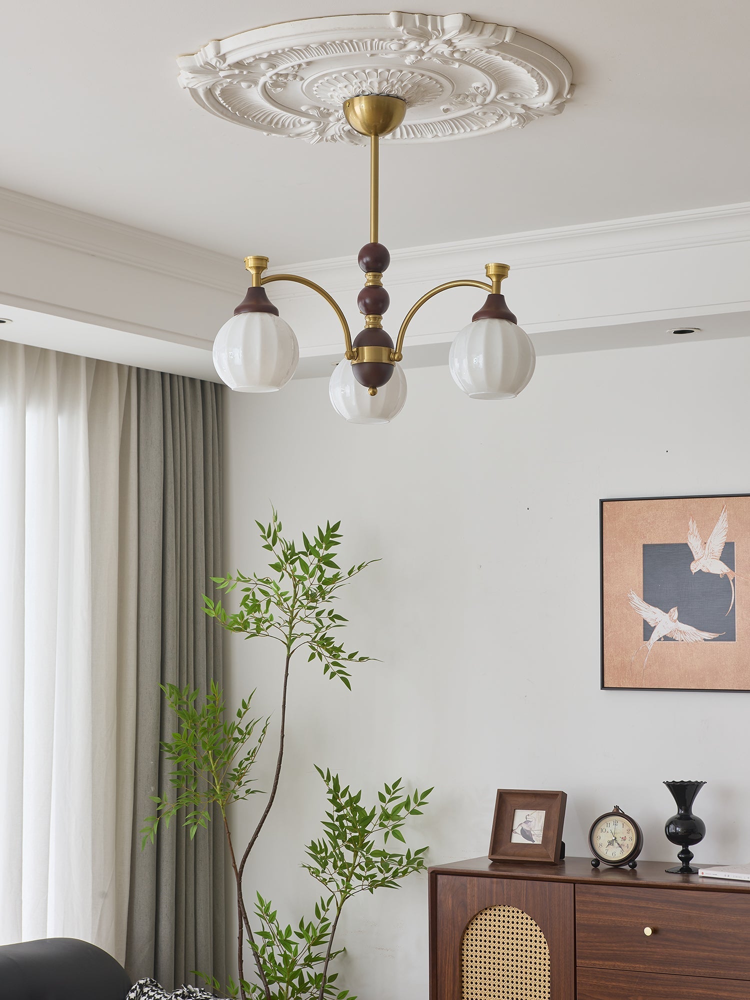 Illoros Traditional Elegance Wood Chandelier-Neutral Decor