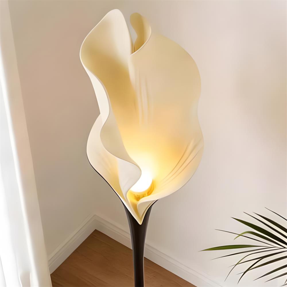 Calla Floor Lamp
