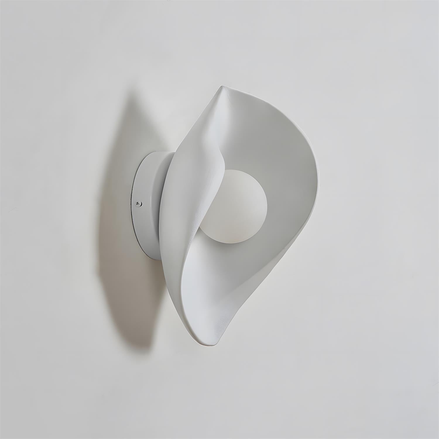 Calla Wall Lamp