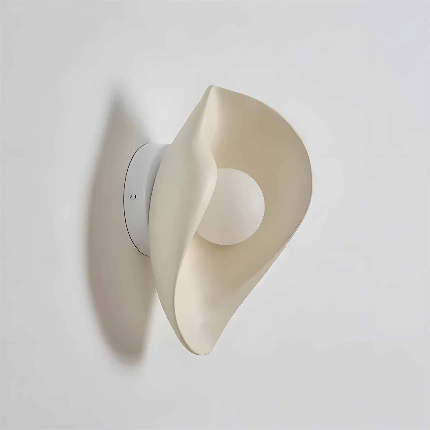 Calla Wall Lamp