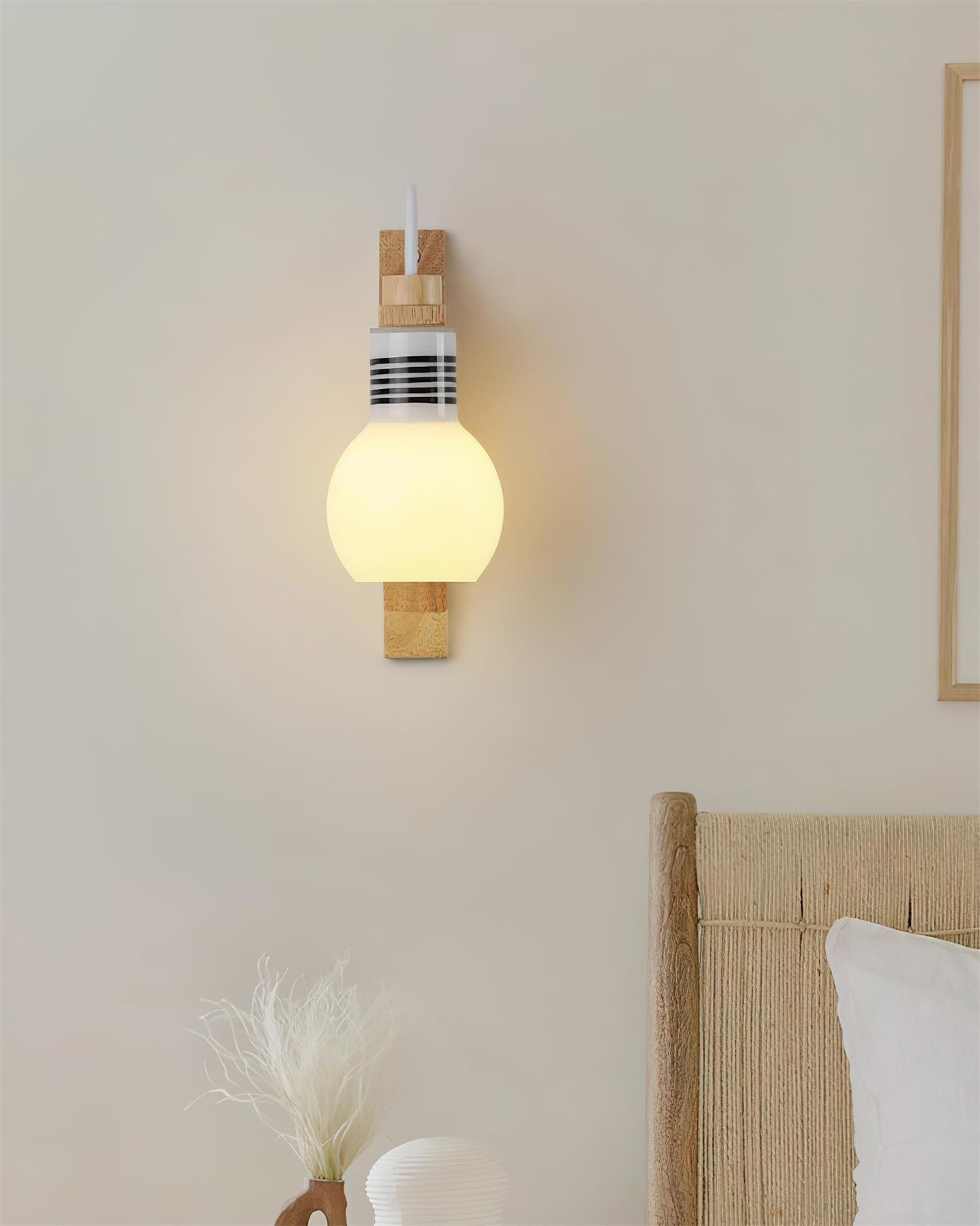 Tavien Wall Light