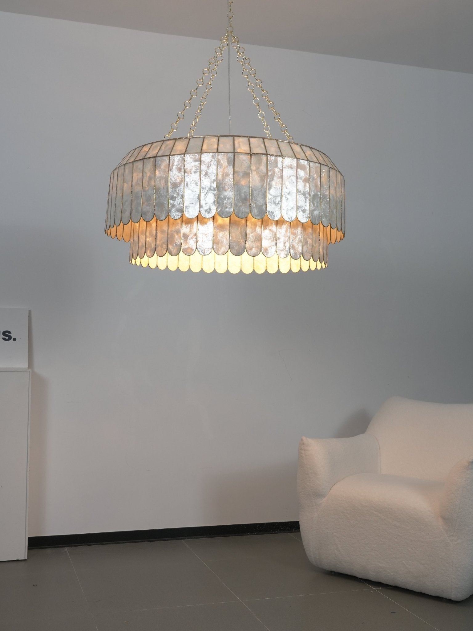 Holz Gold Shell Metal Aurelia Chandelier-Neutral Decor