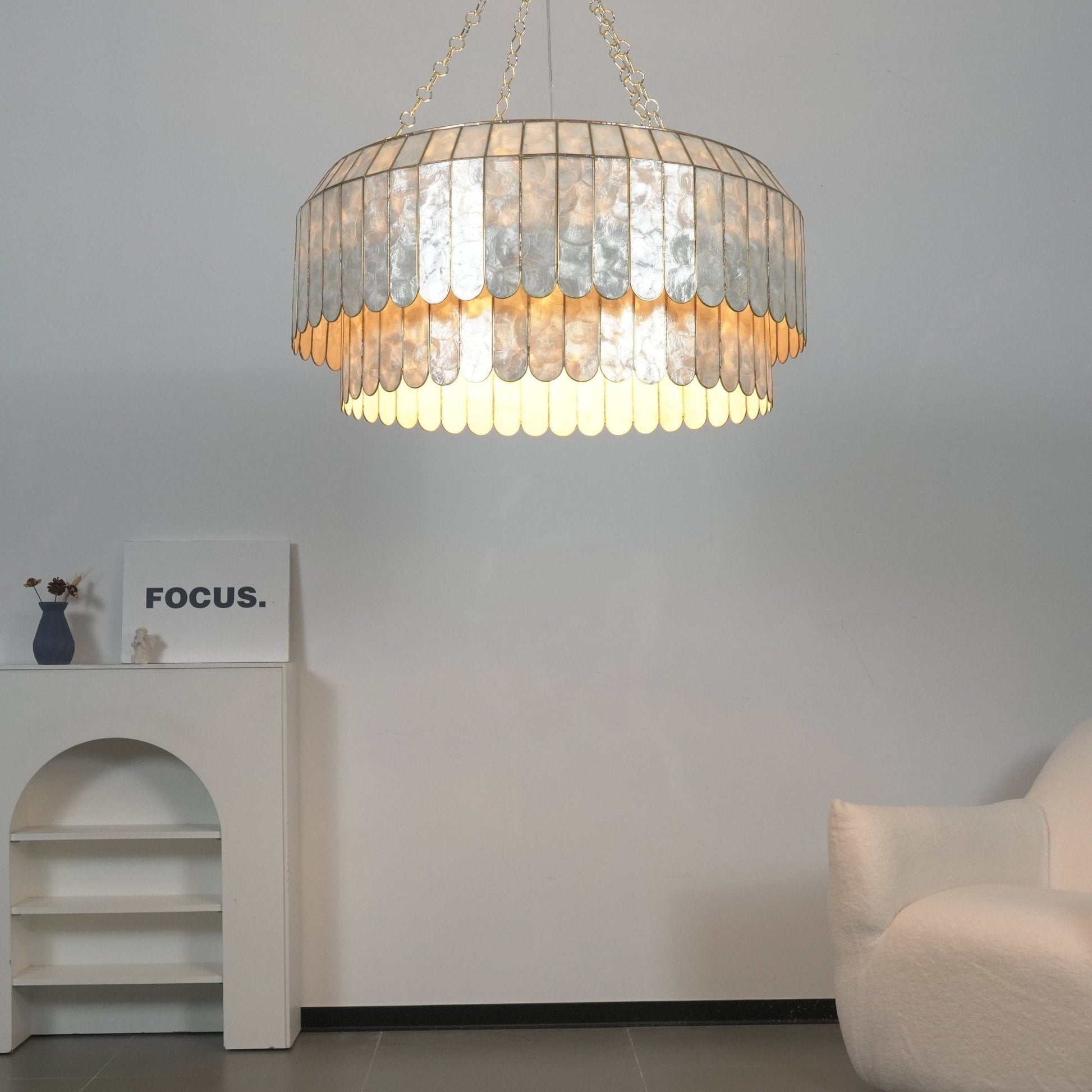 Holz Gold Shell Metal Aurelia Chandelier-Neutral Decor