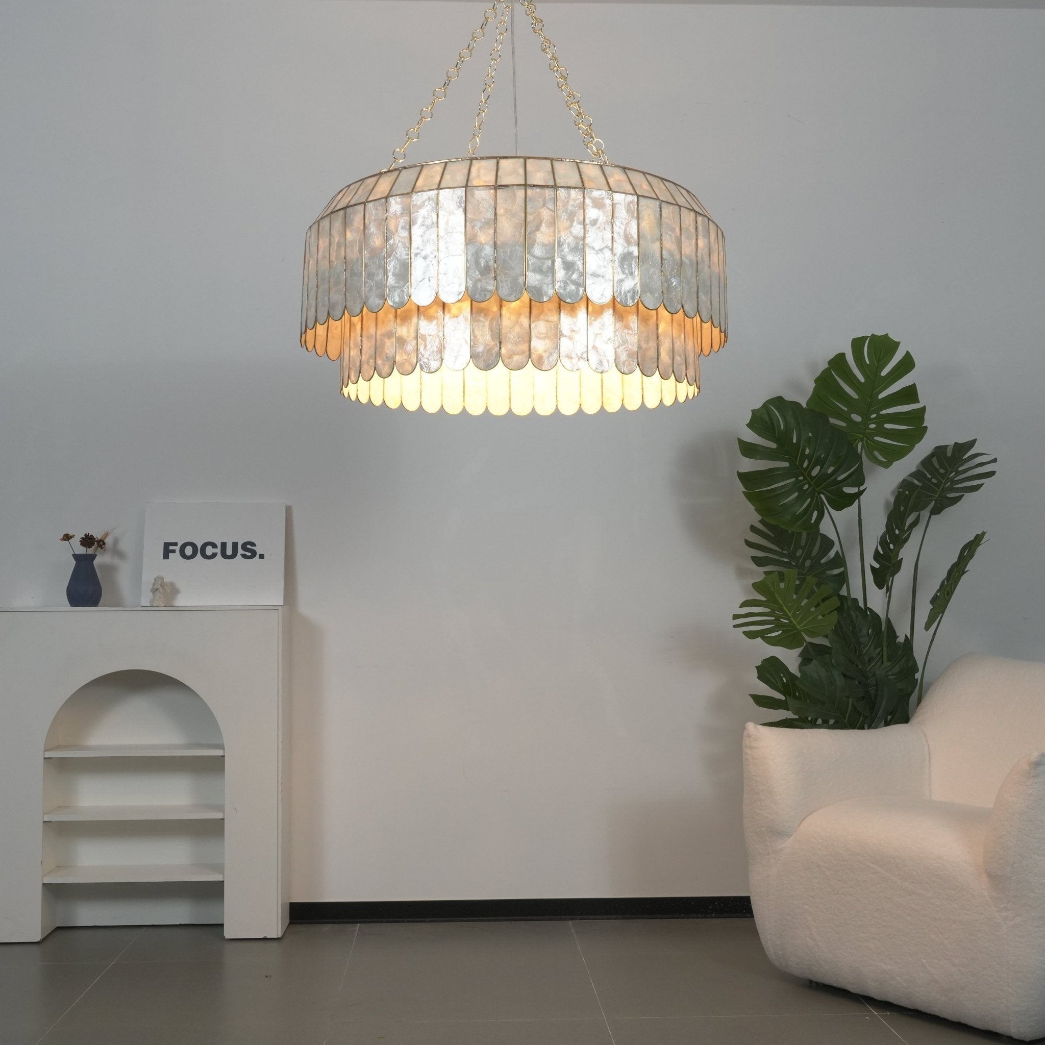 Holz Gold Shell Metal Aurelia Chandelier-Neutral Decor