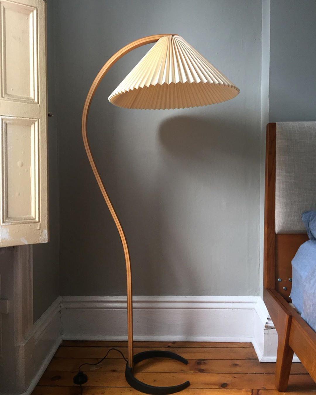 Viaro Wood Floor Lamp-Neutral Decor