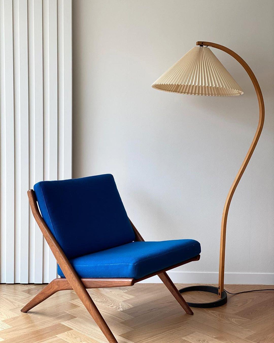 Viaro Wood Floor Lamp-Neutral Decor