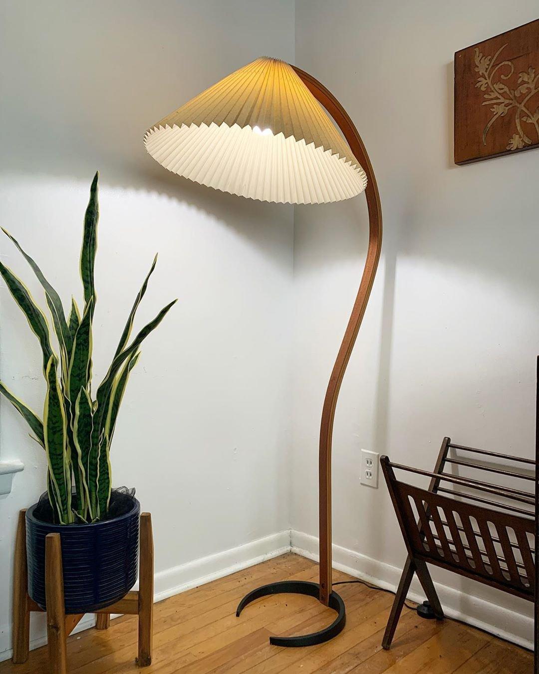 Viaro Wood Floor Lamp-Neutral Decor