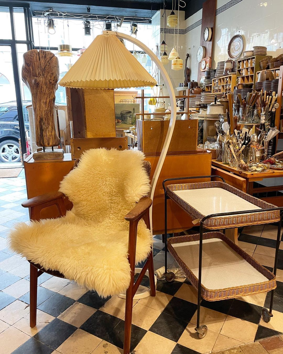 Viaro Wood Floor Lamp-Neutral Decor