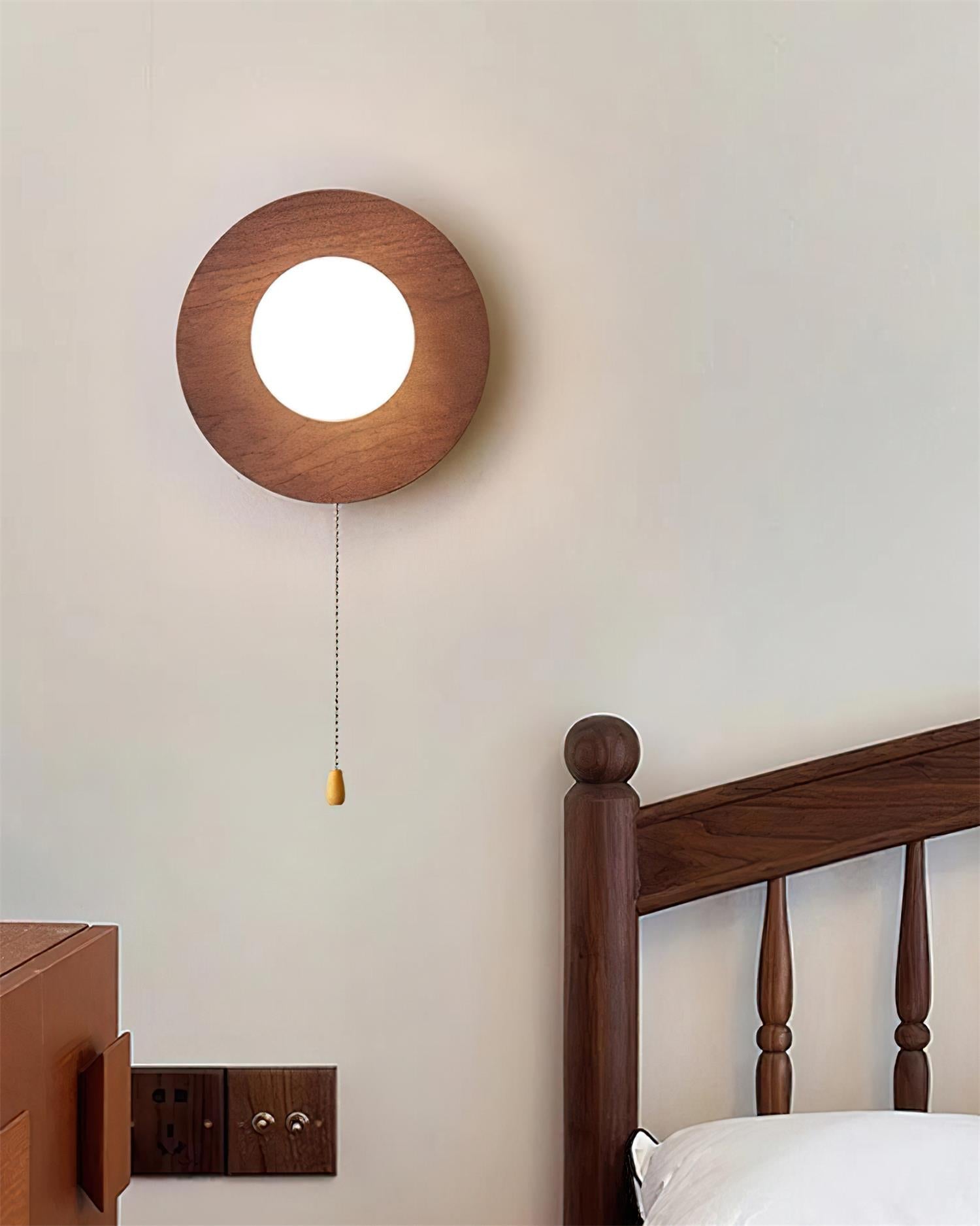 Olyne Wall Lamp