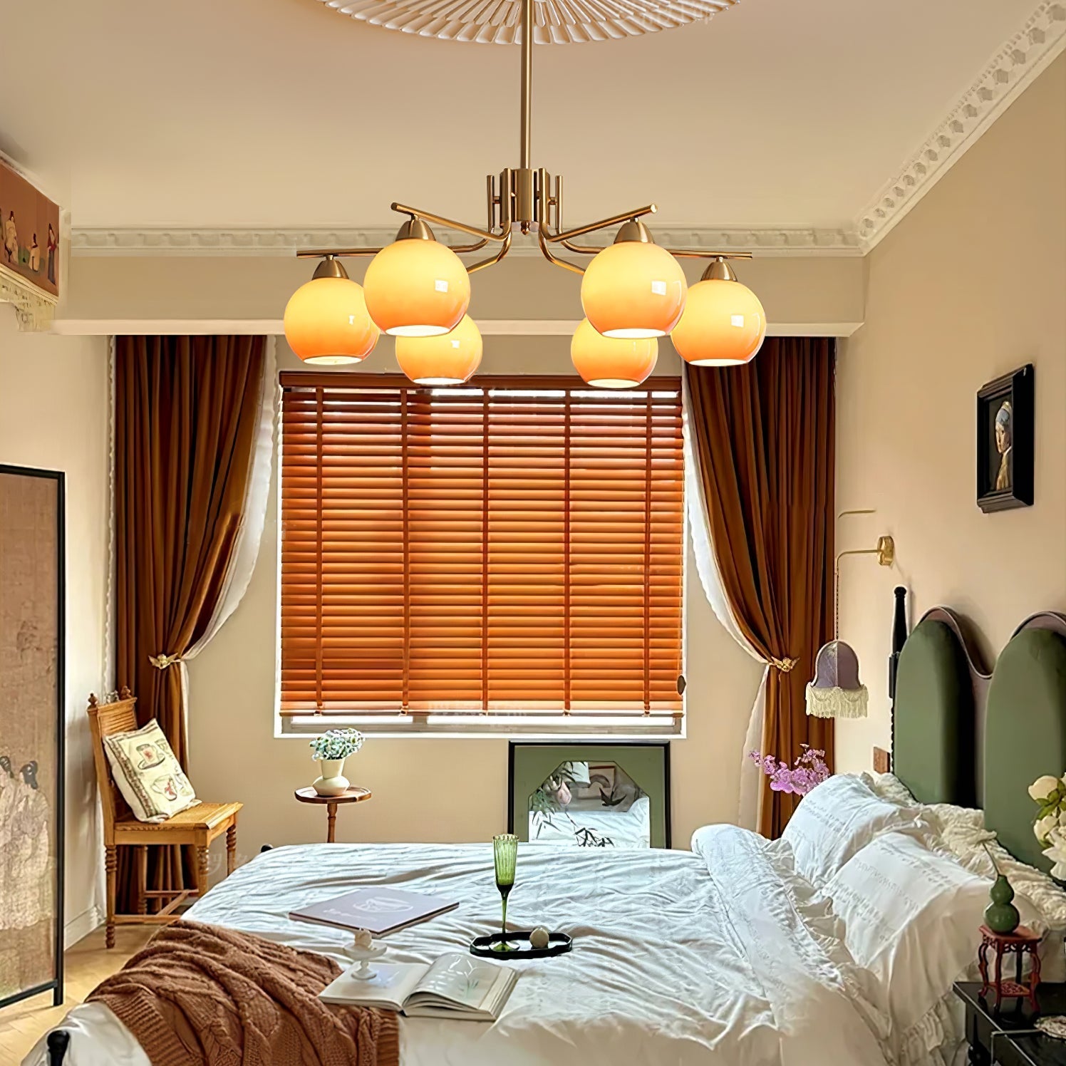 Lustra Chandelier Brass Caramel Globe Minimalist-Neutral Decor