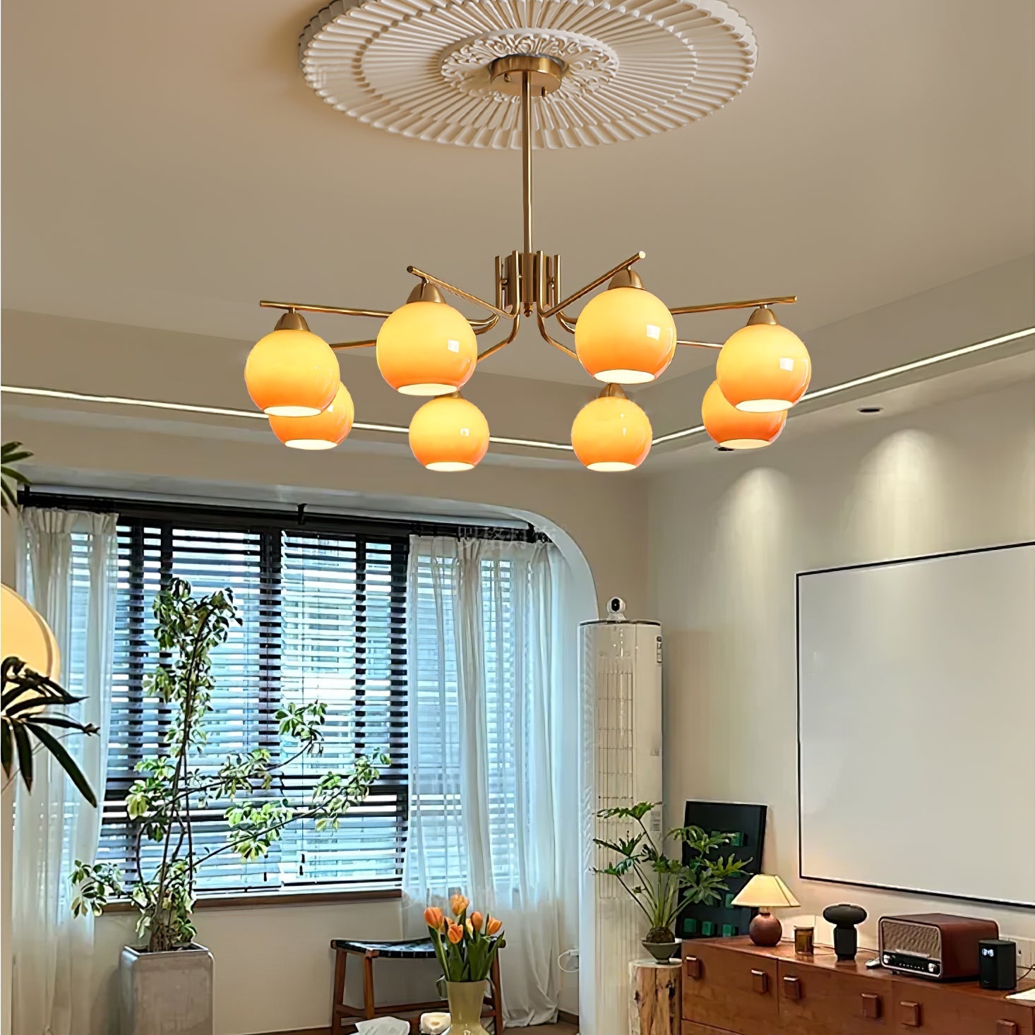 Lustra Chandelier Brass Caramel Globe Minimalist-Neutral Decor