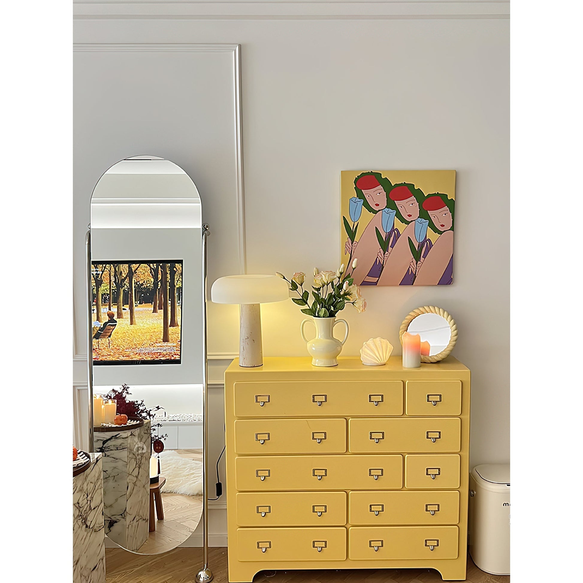 The lamp's dimensions displayed over a product image.