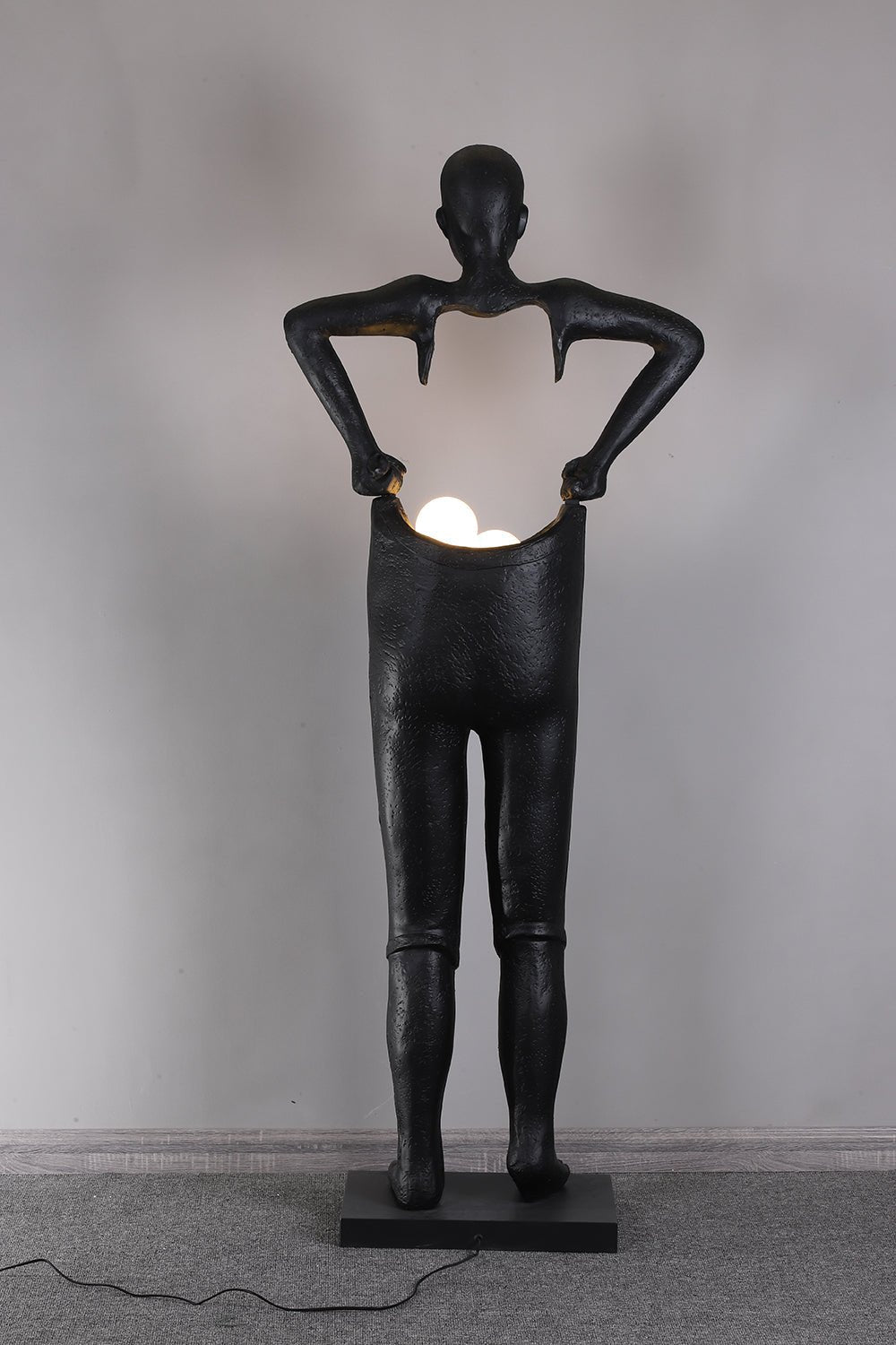 Vamiryra Sculptural Black Floor Lamp-Neutral Decor