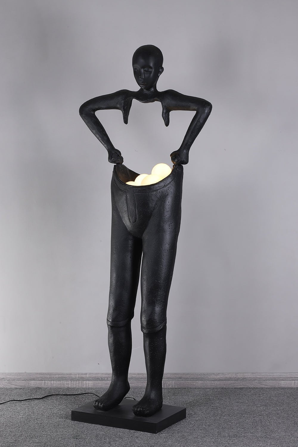 Vamiryra Sculptural Black Floor Lamp-Neutral Decor