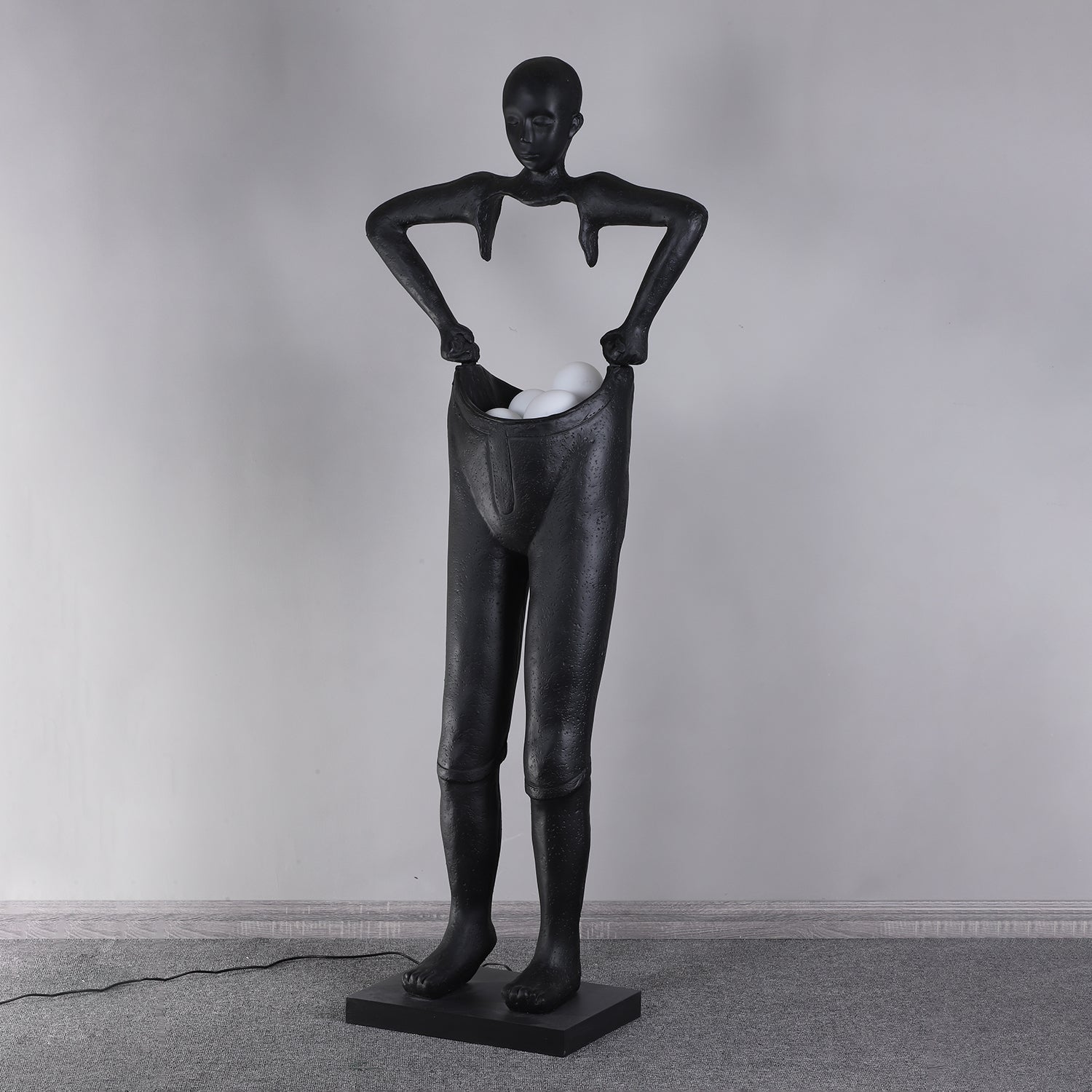 Vamiryra Sculptural Black Floor Lamp-Neutral Decor
