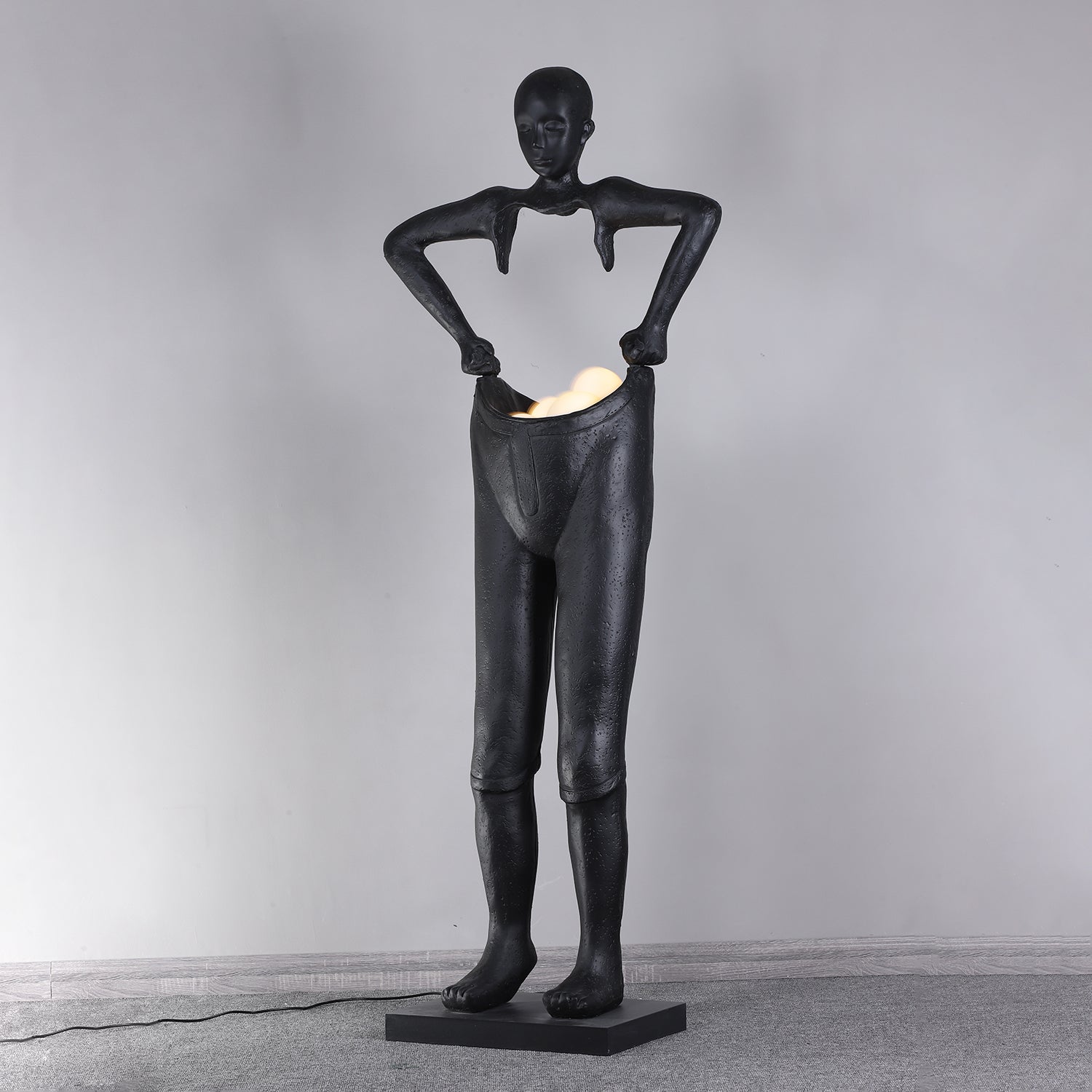 Vamiryra Sculptural Black Floor Lamp-Neutral Decor