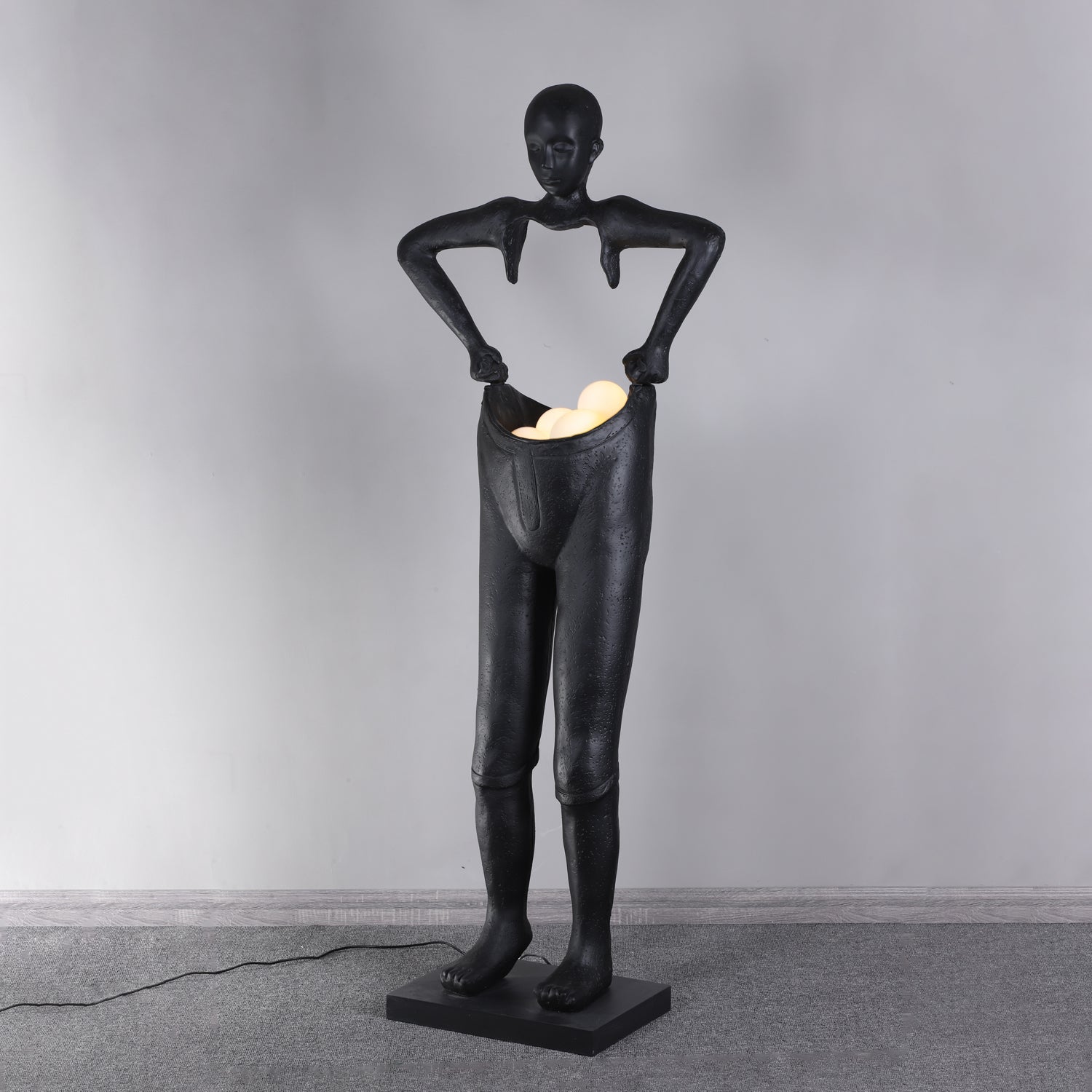 Vamiryra Sculptural Black Floor Lamp-Neutral Decor