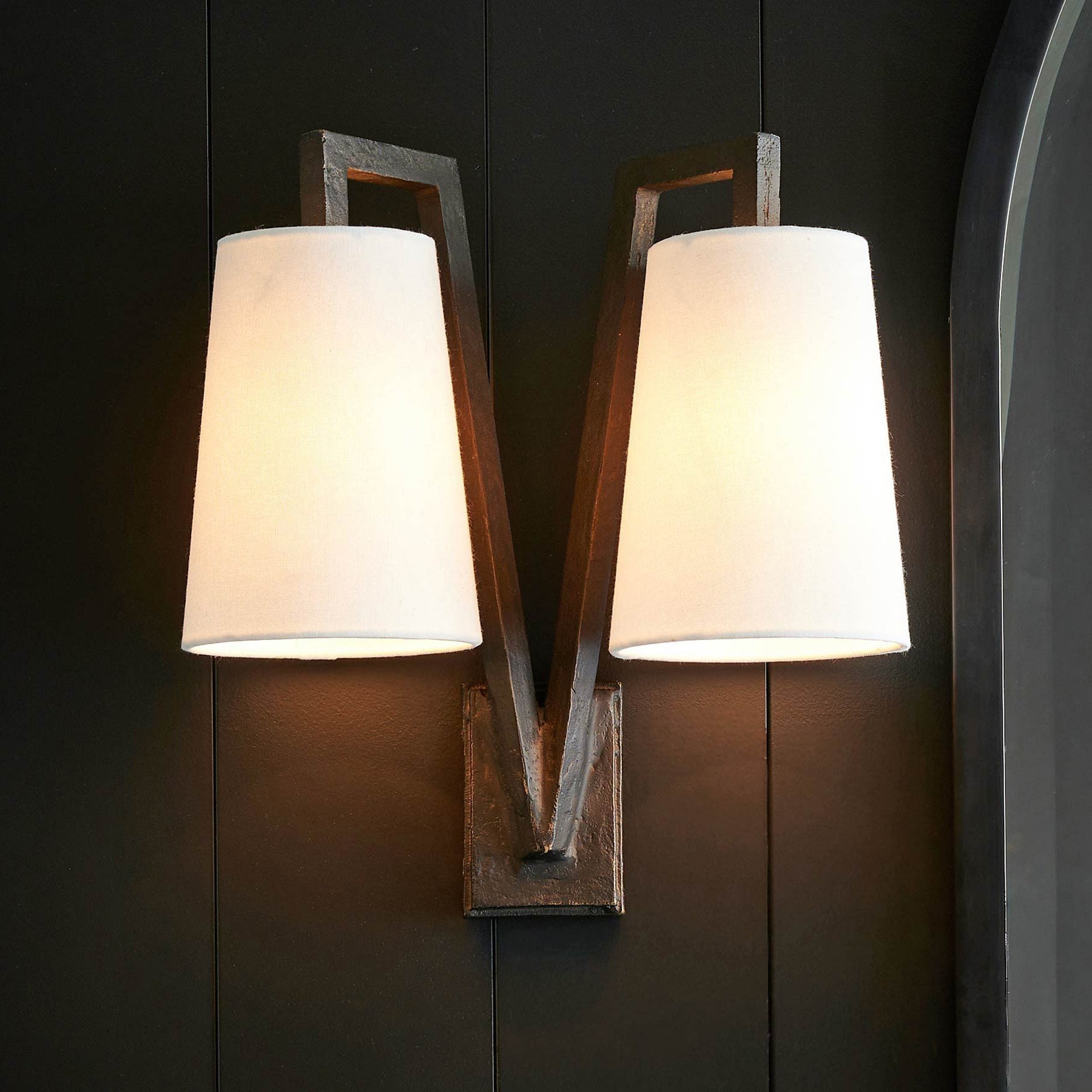 Ivmarel Wall Lamp
