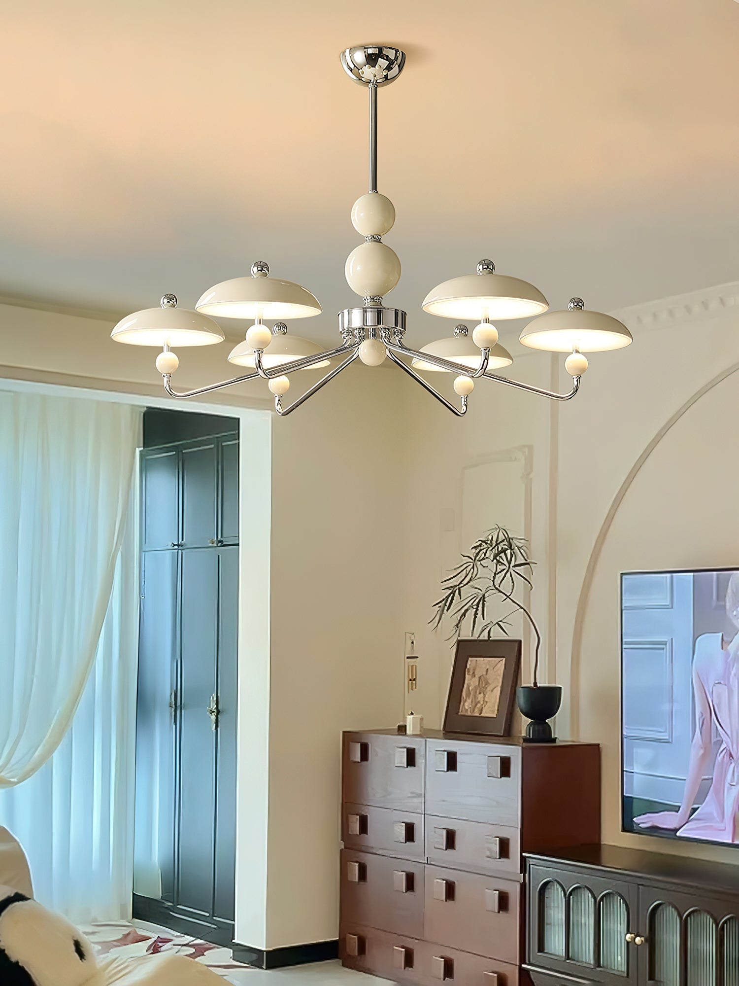 Nisryn Chandelie-Neutral Decor
