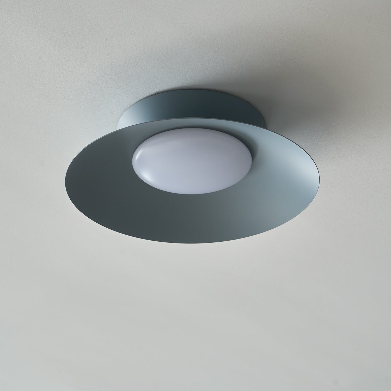 Zezoraris Ceiling Light-Neutral Decor