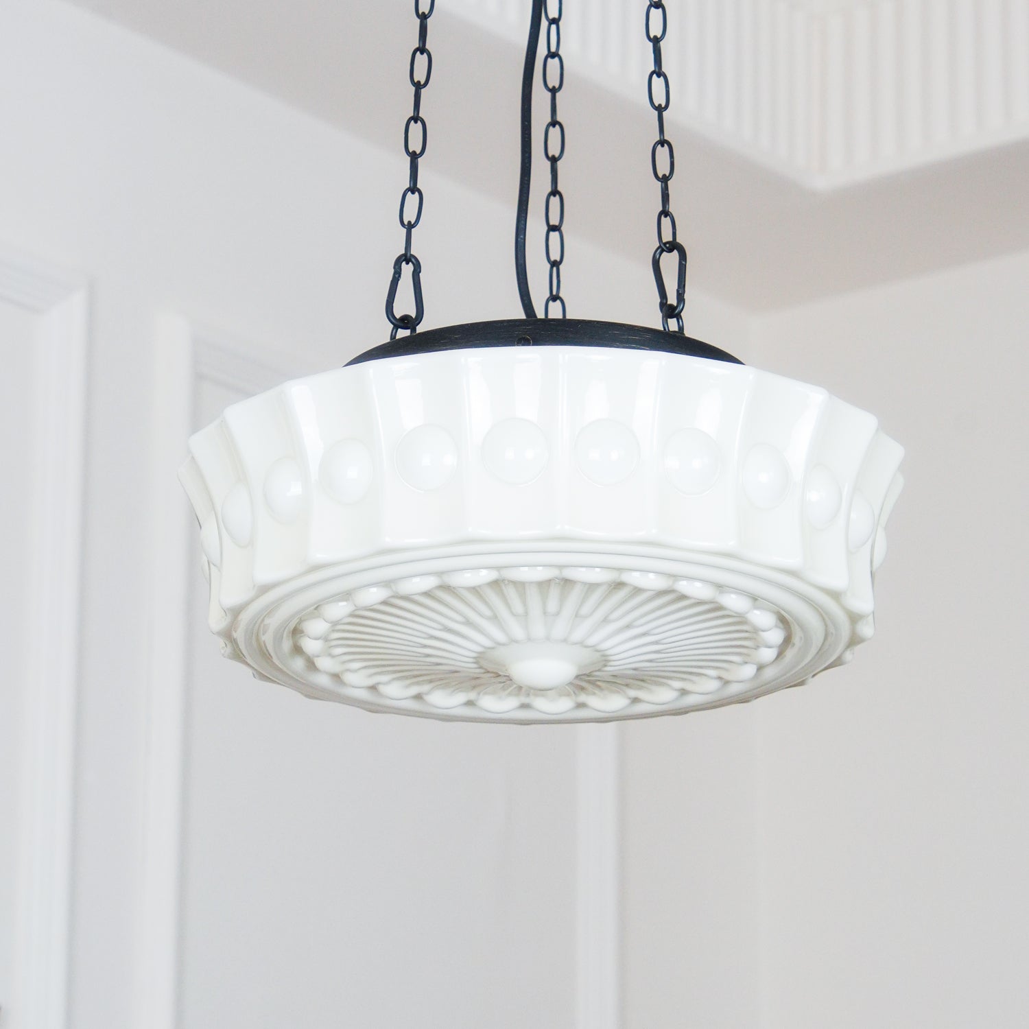 Sirixon Pendant Lamp Chain White Glass-Neutral Decor