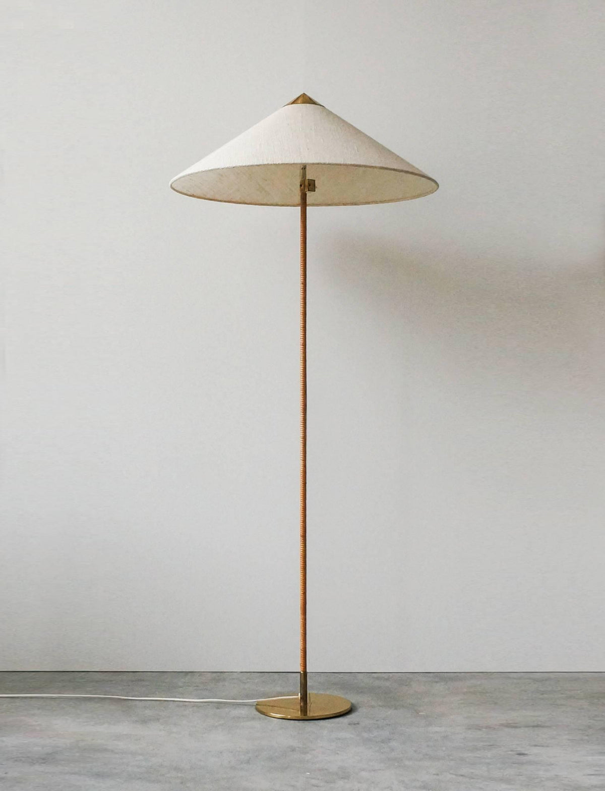 Docor Minimalist Floor Lamp-Neutral Decor