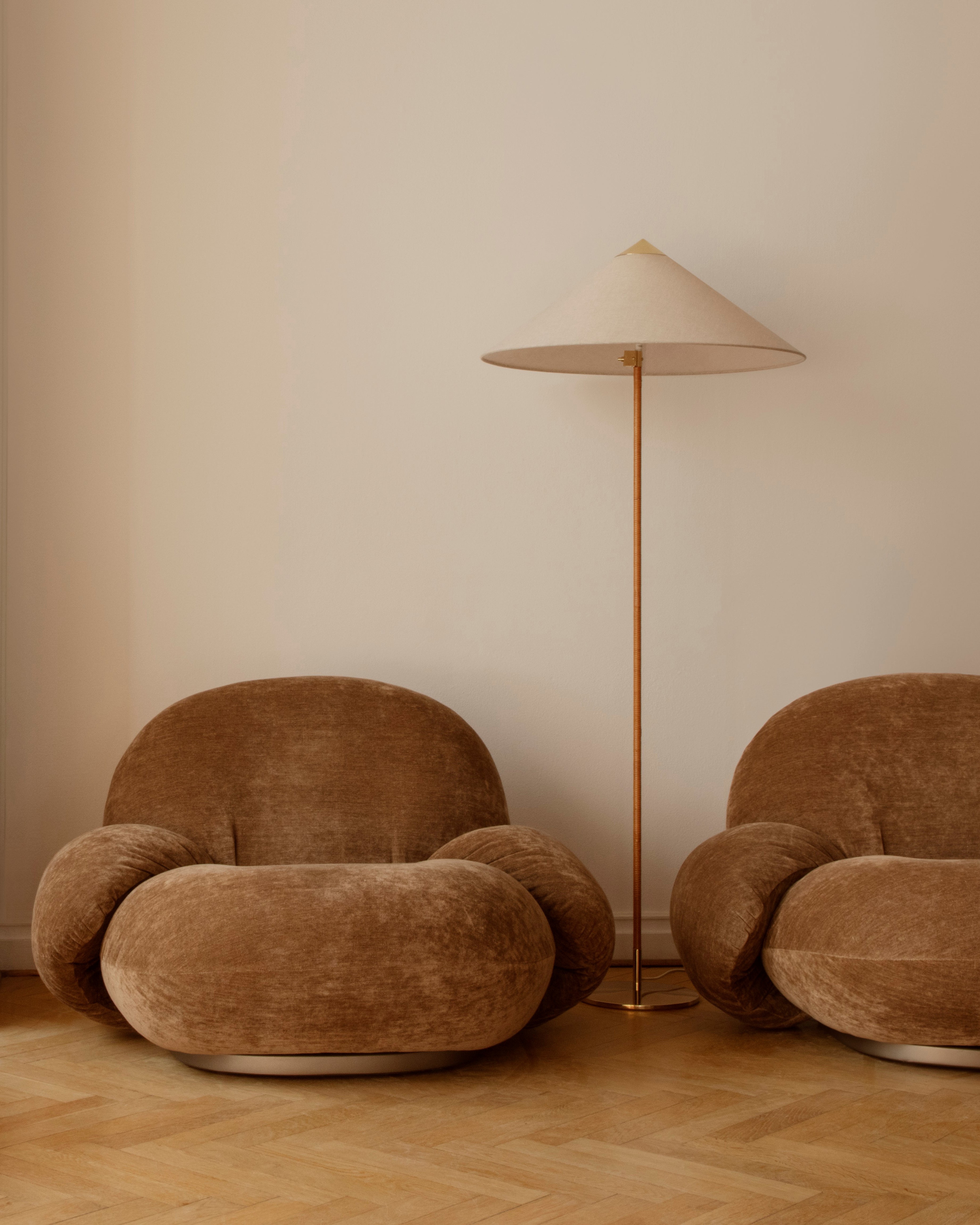 Docor Minimalist Floor Lamp-Neutral Decor