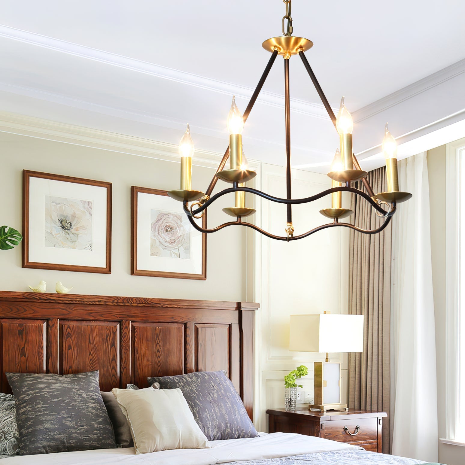 Evenor Elegance Vintage Brass Chandelier-Neutral Decor