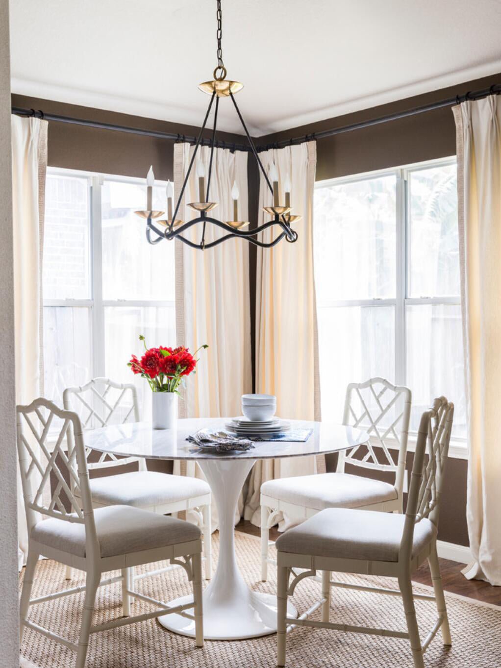 Evenor Elegance Vintage Brass Chandelier-Neutral Decor