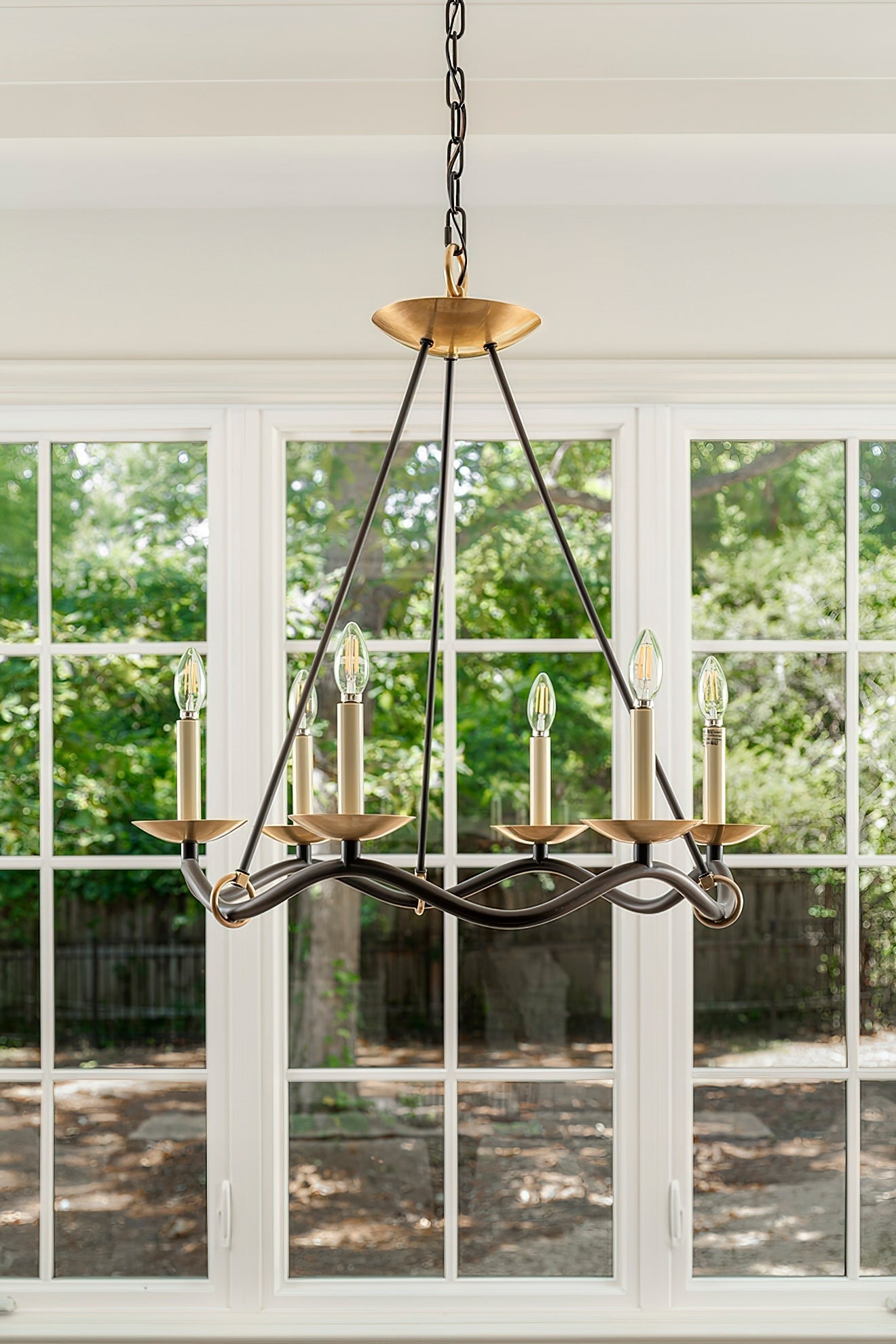 Evenor Elegance Vintage Brass Chandelier-Neutral Decor
