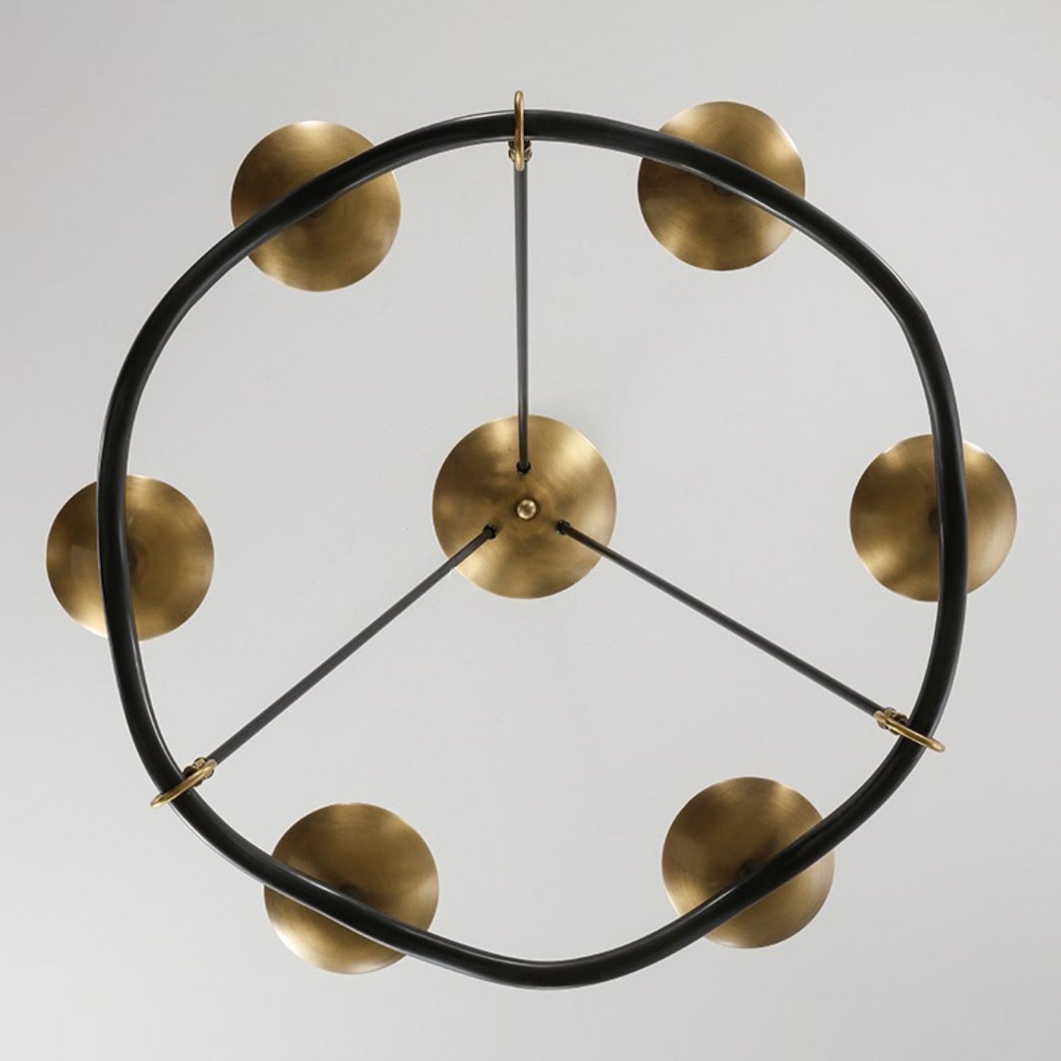 Evenor Elegance Vintage Brass Chandelier-Neutral Decor