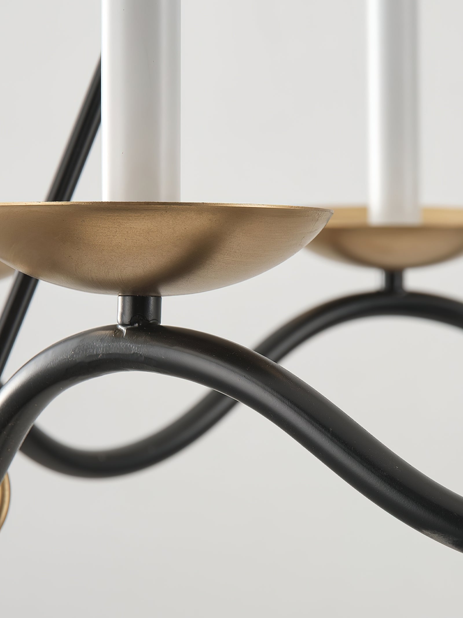 Evenor Elegance Vintage Brass Chandelier-Neutral Decor