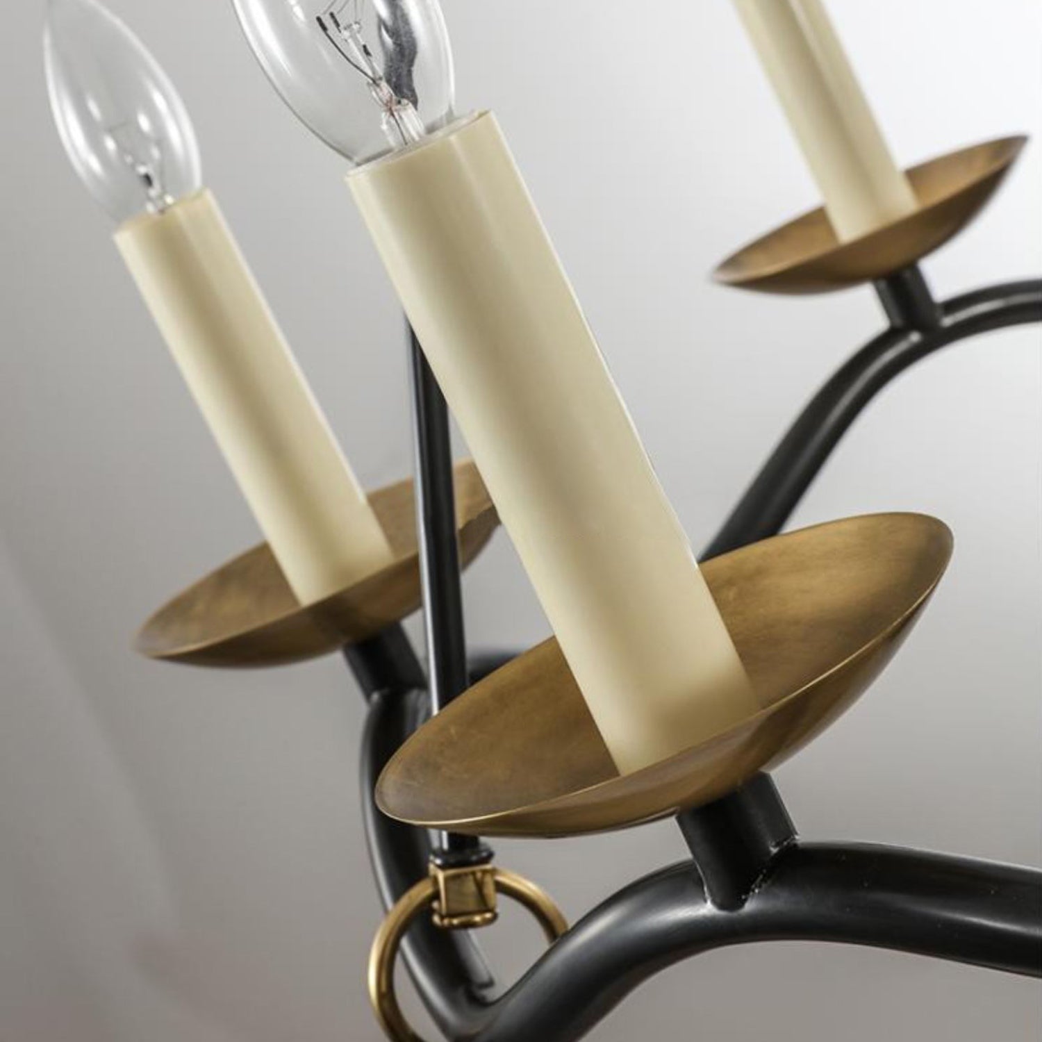 Evenor Elegance Vintage Brass Chandelier-Neutral Decor